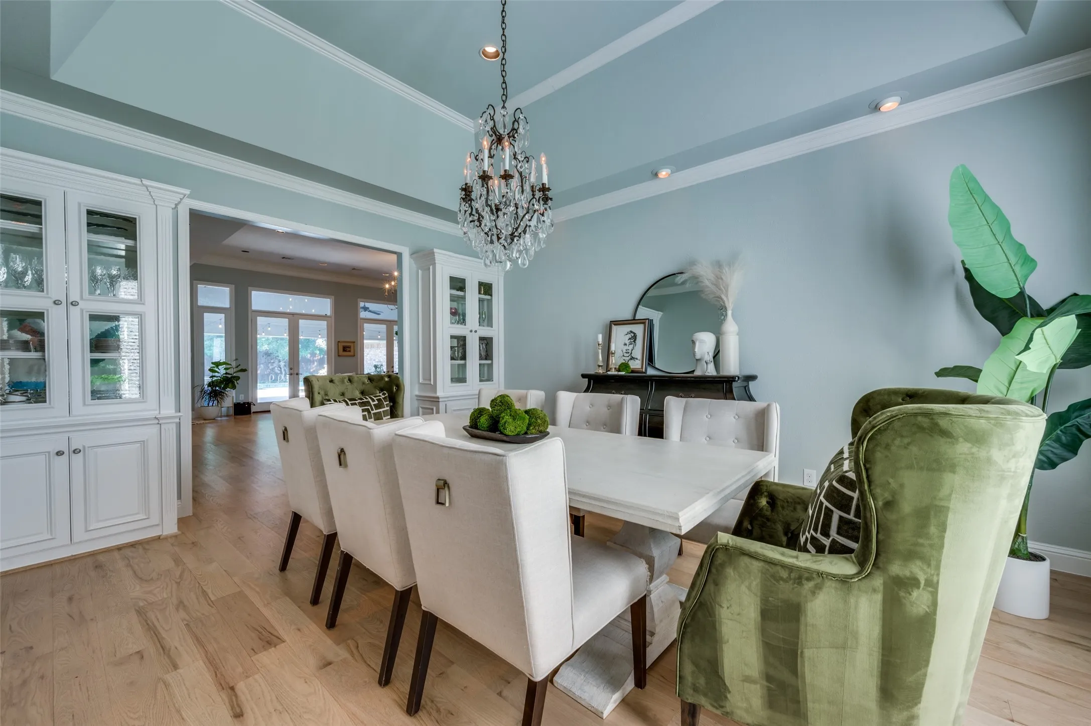 Single Family Residence For Rent in Dallas County , 5605 Lobello Drive, Dallas, Texas 75229, 5 Bedroom, 5 Bathroom, 3 Garage spaces, 5,039 Sqft, built in 1979, mls#21287086, Real Estate Agent in Dallas, Homes For Rent in Dallas county, Homes For Rent in Dallas, Realtor in Dallas Texas, Real Estate Brokerage Independent Realty Texas, Luminita Cordes Realtor