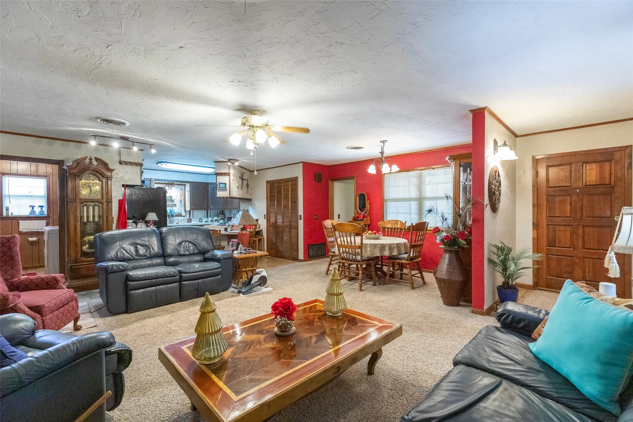 Single Family Residence For Sale in Haskell County , 1700 N Avenue H, Haskell, Texas 79521, 3 Bedrooms, 3 Bathrooms, Garage spaces, 2,024 Sqft, built in 1972, Price $329,000, mls#21287174, Real Estate Agent in Haskell, Homes For Sale in Haskell county, Homes For Sale in Haskell, Realtor in Haskell Texas, Real Estate Brokerage Independent Realty Texas, Luminita Cordes Realtor