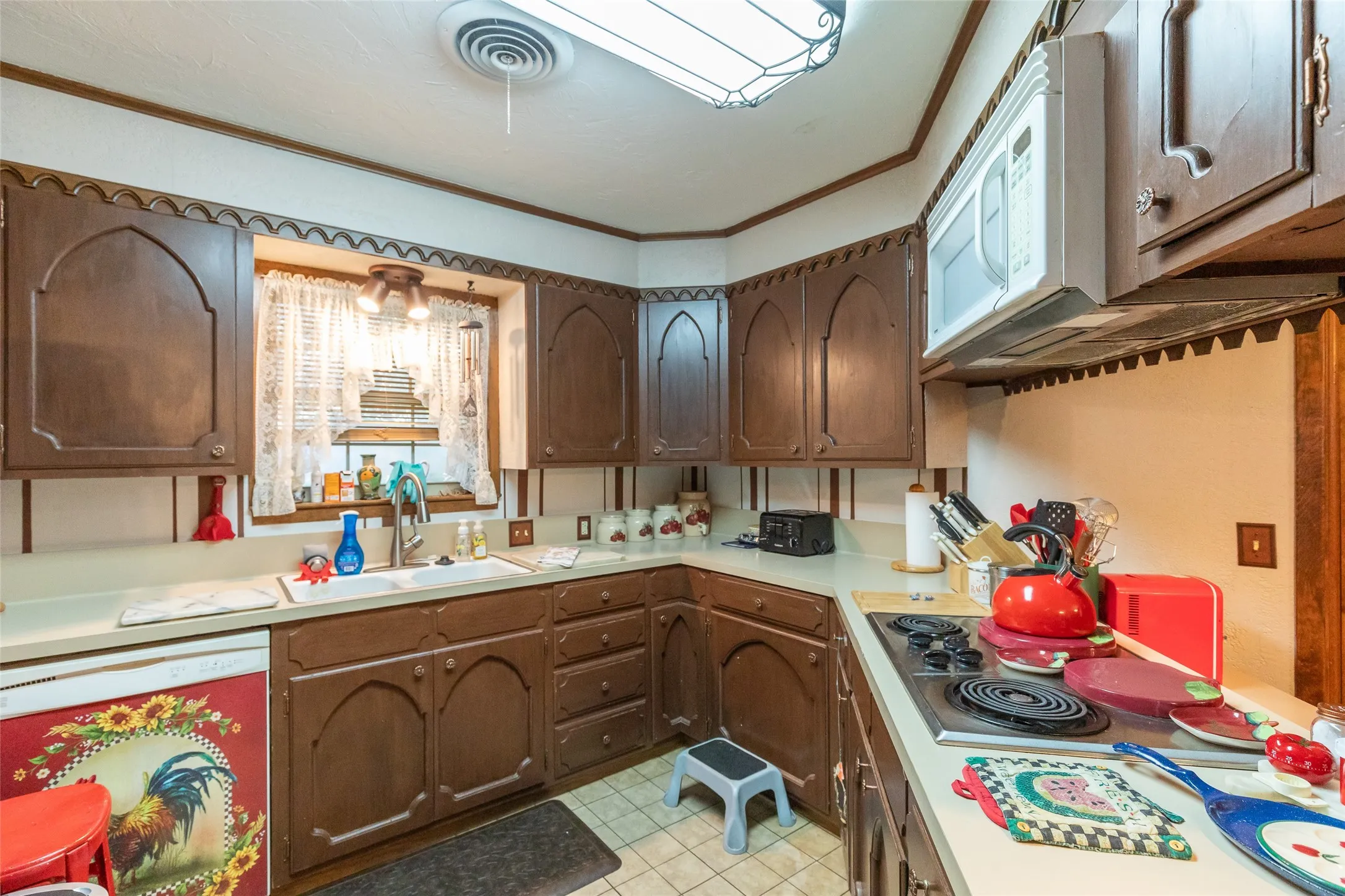Single Family Residence For Sale in Haskell County , 1700 N Avenue H, Haskell, Texas 79521, 3 Bedrooms, 3 Bathrooms, Garage spaces, 2,024 Sqft, built in 1972, Price $329,000, mls#21287174, Real Estate Agent in Haskell, Homes For Sale in Haskell county, Homes For Sale in Haskell, Realtor in Haskell Texas, Real Estate Brokerage Independent Realty Texas, Luminita Cordes Realtor