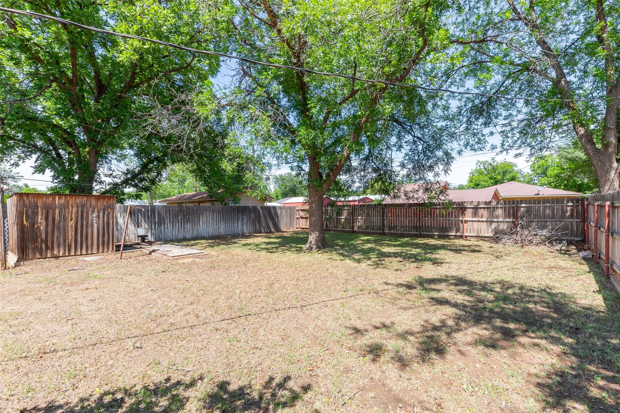 Single Family Residence For Sale in Haskell County , 1700 N Avenue H, Haskell, Texas 79521, 3 Bedrooms, 3 Bathrooms, Garage spaces, 2,024 Sqft, built in 1972, Price $329,000, mls#21287174, Real Estate Agent in Haskell, Homes For Sale in Haskell county, Homes For Sale in Haskell, Realtor in Haskell Texas, Real Estate Brokerage Independent Realty Texas, Luminita Cordes Realtor