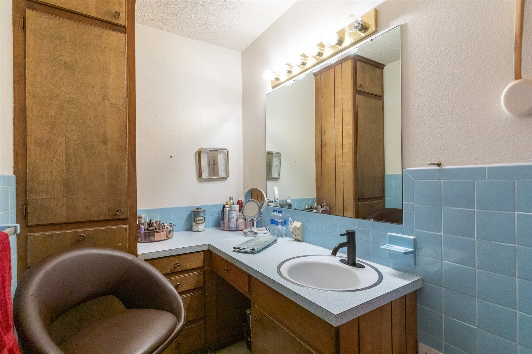 Single Family Residence For Sale in Haskell County , 1700 N Avenue H, Haskell, Texas 79521, 3 Bedrooms, 3 Bathrooms, Garage spaces, 2,024 Sqft, built in 1972, Price $329,000, mls#21287174, Real Estate Agent in Haskell, Homes For Sale in Haskell county, Homes For Sale in Haskell, Realtor in Haskell Texas, Real Estate Brokerage Independent Realty Texas, Luminita Cordes Realtor