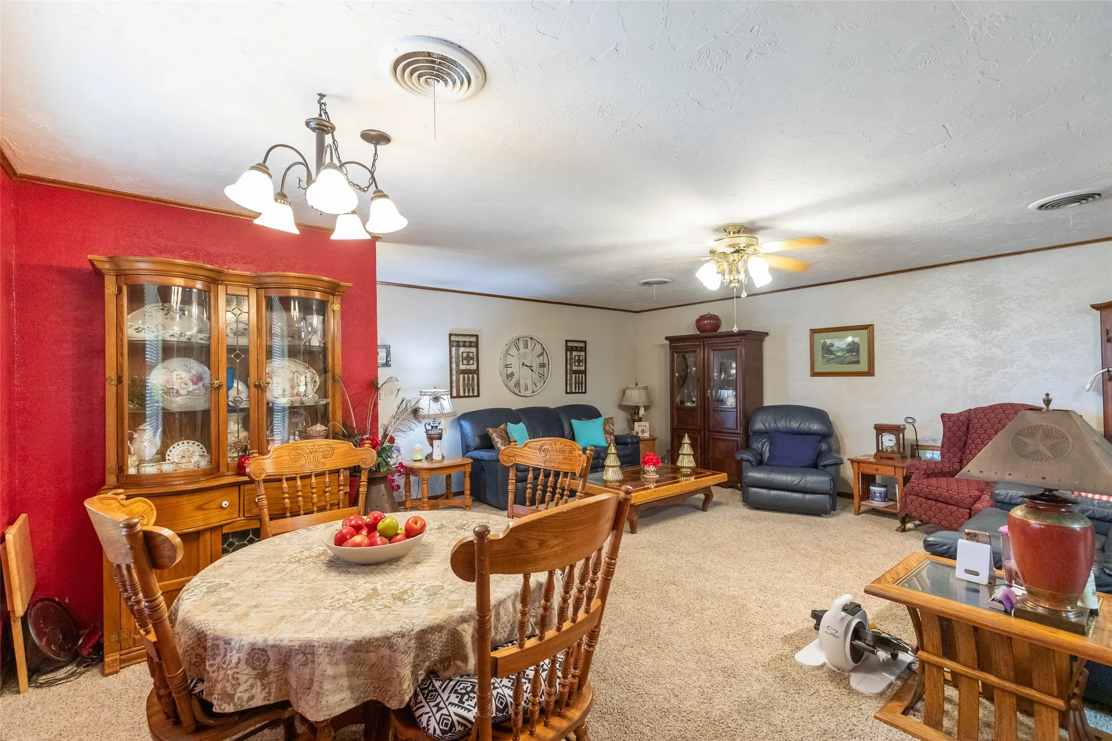 Single Family Residence For Sale in Haskell County , 1700 N Avenue H, Haskell, Texas 79521, 3 Bedrooms, 3 Bathrooms, Garage spaces, 2,024 Sqft, built in 1972, Price $329,000, mls#21287174, Real Estate Agent in Haskell, Homes For Sale in Haskell county, Homes For Sale in Haskell, Realtor in Haskell Texas, Real Estate Brokerage Independent Realty Texas, Luminita Cordes Realtor