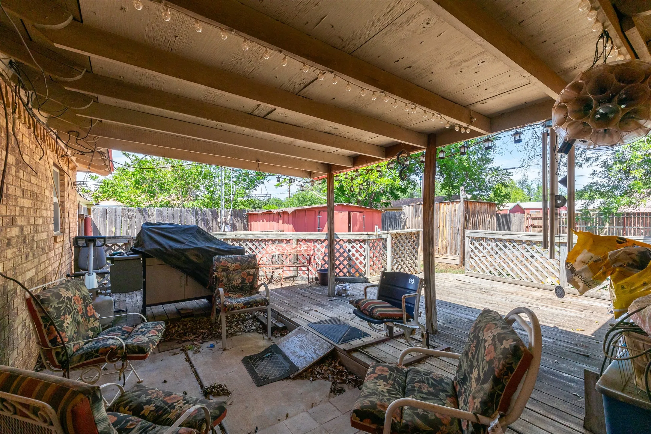 Single Family Residence For Sale in Haskell County , 1700 N Avenue H, Haskell, Texas 79521, 3 Bedrooms, 3 Bathrooms, Garage spaces, 2,024 Sqft, built in 1972, Price $329,000, mls#21287174, Real Estate Agent in Haskell, Homes For Sale in Haskell county, Homes For Sale in Haskell, Realtor in Haskell Texas, Real Estate Brokerage Independent Realty Texas, Luminita Cordes Realtor