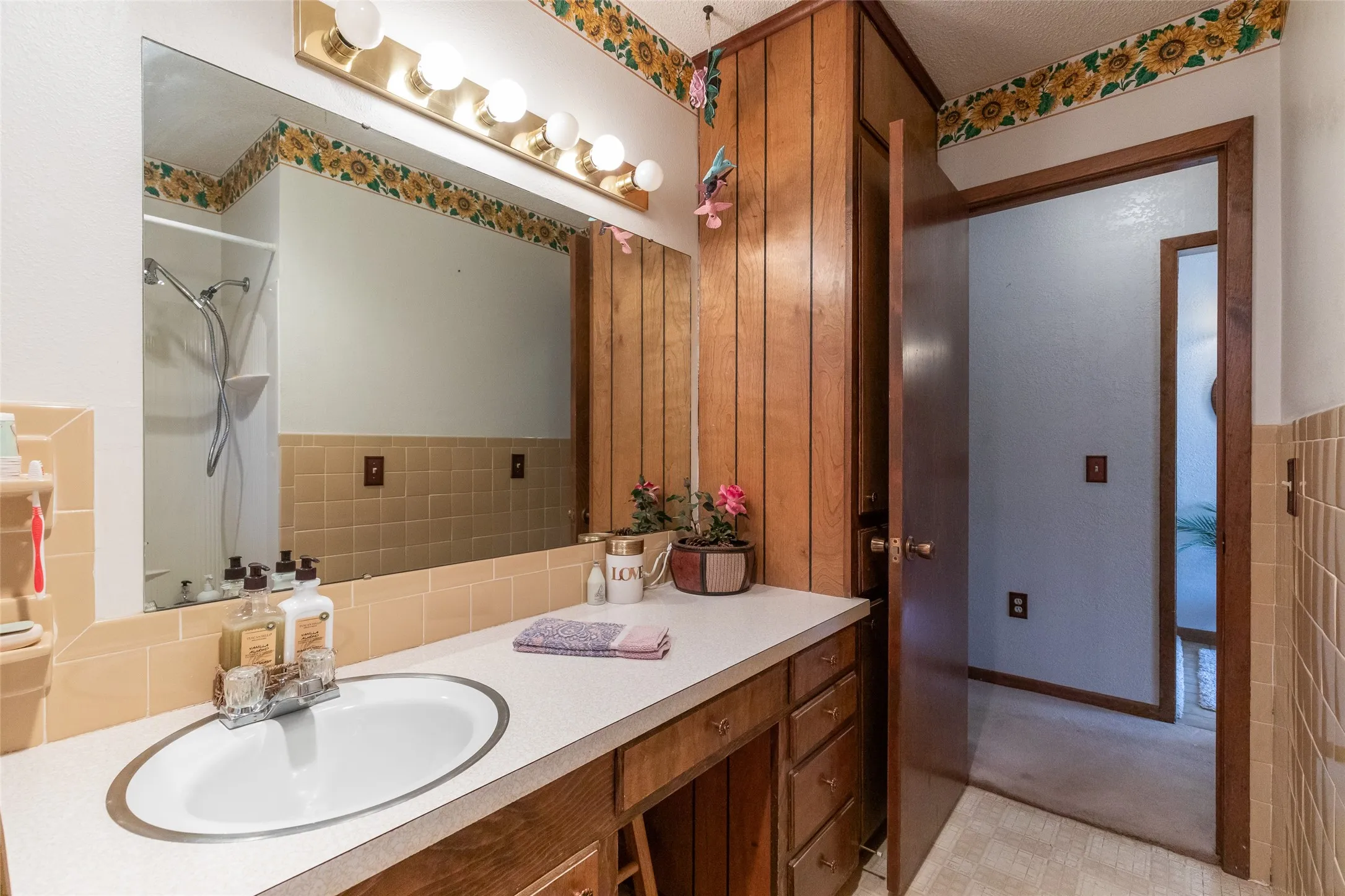 Single Family Residence For Sale in Haskell County , 1700 N Avenue H, Haskell, Texas 79521, 3 Bedrooms, 3 Bathrooms, Garage spaces, 2,024 Sqft, built in 1972, Price $329,000, mls#21287174, Real Estate Agent in Haskell, Homes For Sale in Haskell county, Homes For Sale in Haskell, Realtor in Haskell Texas, Real Estate Brokerage Independent Realty Texas, Luminita Cordes Realtor