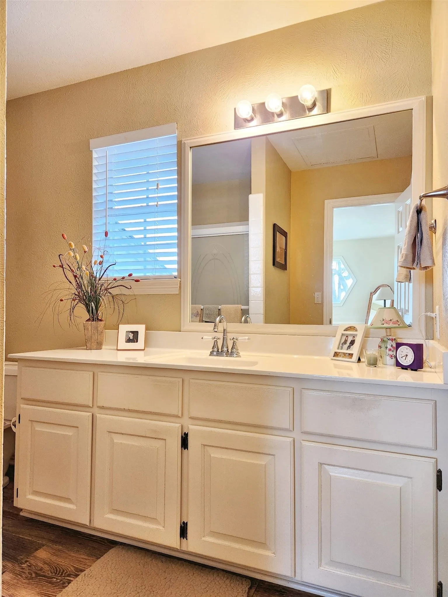 Single Family Residence For Sale in Cherokee County , 522 Christine Drive, Bullard, Texas 75757, 3 Bedroom, 4 Bathroom, 2 Garage spaces, 2,338 Sqft, built in 1992, Price $475,000, mls#21287778, Real Estate Agent in Bullard, Homes For Sale in Cherokee county, Homes For Sale in Bullard, Realtor in Bullard Texas, Real Estate Brokerage Independent Realty Texas, Luminita Cordes Realtor