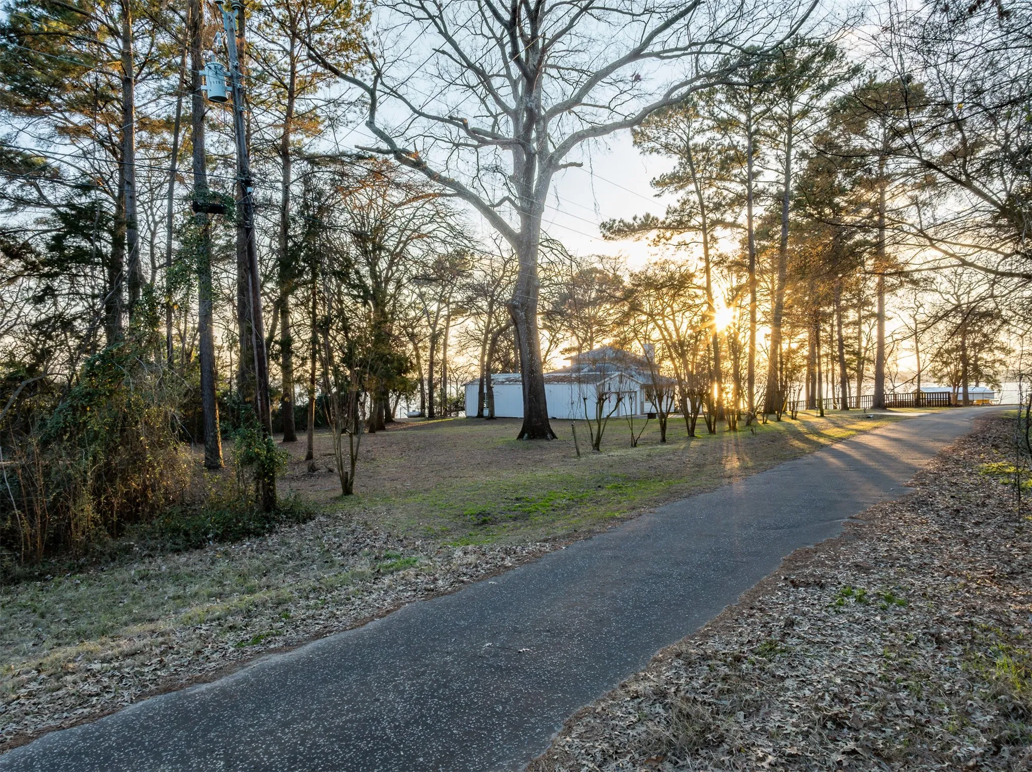 Single Family Residence For Sale in Cherokee County , 522 Christine Drive, Bullard, Texas 75757, 3 Bedroom, 4 Bathroom, 2 Garage spaces, 2,338 Sqft, built in 1992, Price $475,000, mls#21287778, Real Estate Agent in Bullard, Homes For Sale in Cherokee county, Homes For Sale in Bullard, Realtor in Bullard Texas, Real Estate Brokerage Independent Realty Texas, Luminita Cordes Realtor