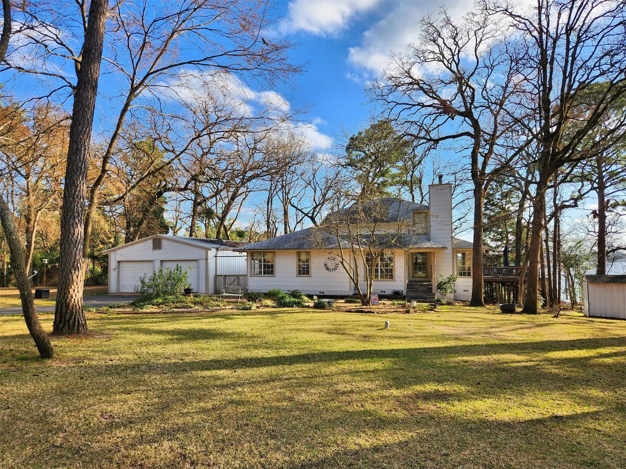 Single Family Residence For Sale in Cherokee County , 522 Christine Drive, Bullard, Texas 75757, 3 Bedroom, 4 Bathroom, 2 Garage spaces, 2,338 Sqft, built in 1992, Price $475,000, mls#21287778, Real Estate Agent in Bullard, Homes For Sale in Cherokee county, Homes For Sale in Bullard, Realtor in Bullard Texas, Real Estate Brokerage Independent Realty Texas, Luminita Cordes Realtor