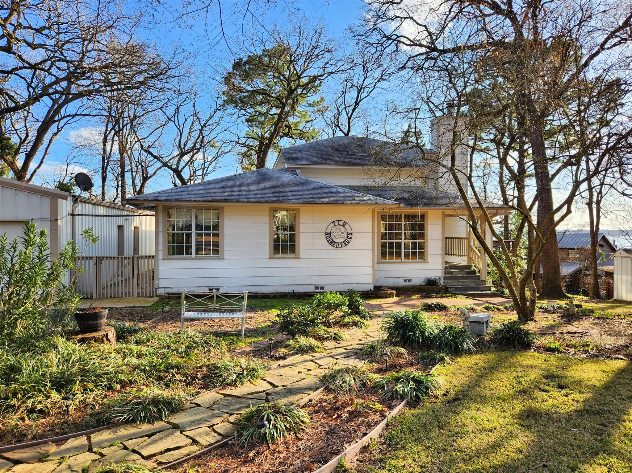 Single Family Residence For Sale in Cherokee County , 522 Christine Drive, Bullard, Texas 75757, 3 Bedroom, 4 Bathroom, 2 Garage spaces, 2,338 Sqft, built in 1992, Price $475,000, mls#21287778, Real Estate Agent in Bullard, Homes For Sale in Cherokee county, Homes For Sale in Bullard, Realtor in Bullard Texas, Real Estate Brokerage Independent Realty Texas, Luminita Cordes Realtor