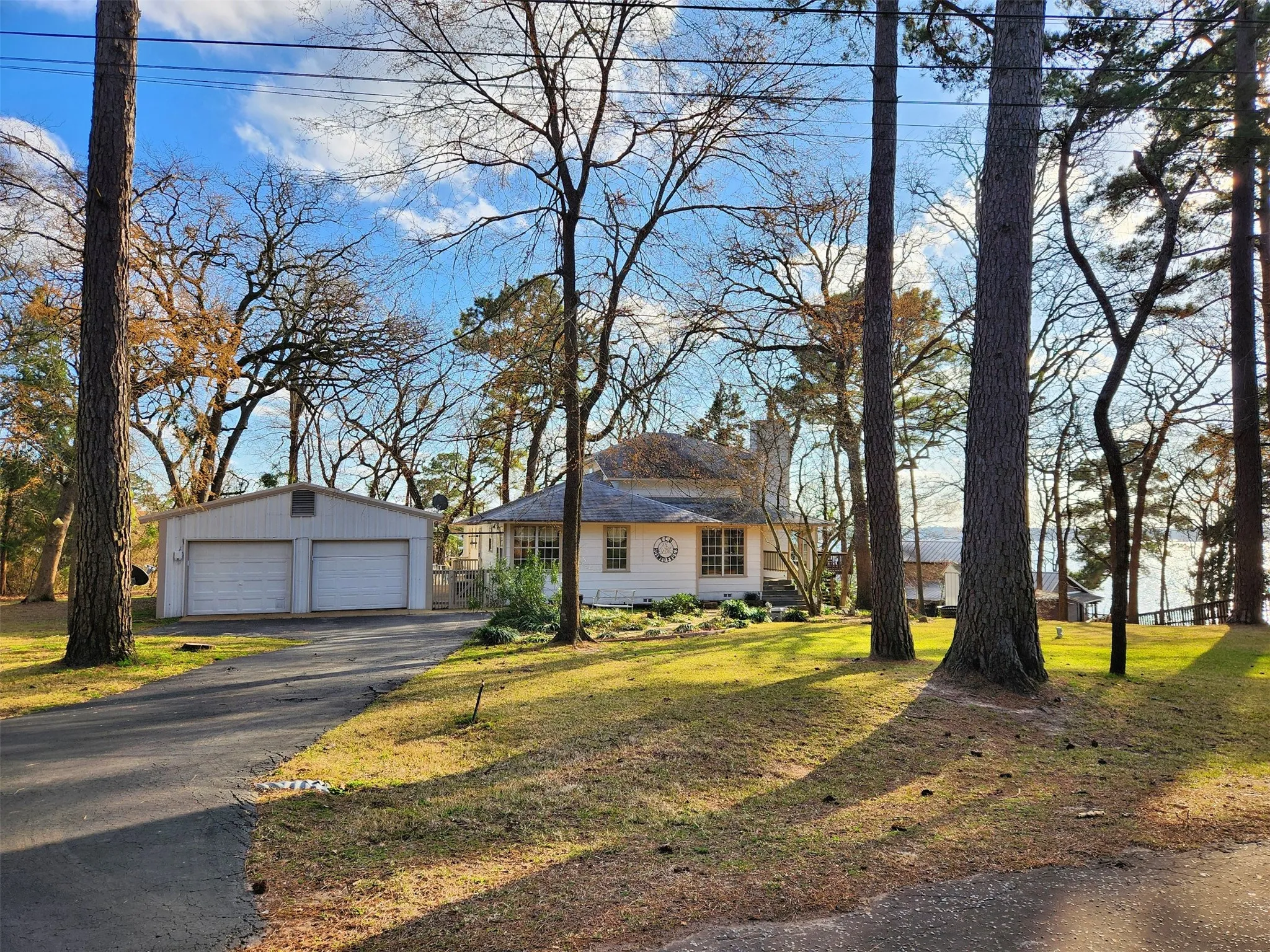 Single Family Residence For Sale in Cherokee County , 522 Christine Drive, Bullard, Texas 75757, 3 Bedroom, 4 Bathroom, 2 Garage spaces, 2,338 Sqft, built in 1992, Price $475,000, mls#21287778, Real Estate Agent in Bullard, Homes For Sale in Cherokee county, Homes For Sale in Bullard, Realtor in Bullard Texas, Real Estate Brokerage Independent Realty Texas, Luminita Cordes Realtor