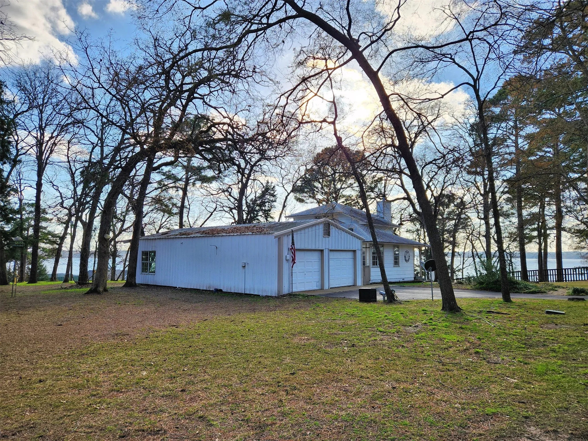 Single Family Residence For Sale in Cherokee County , 522 Christine Drive, Bullard, Texas 75757, 3 Bedroom, 4 Bathroom, 2 Garage spaces, 2,338 Sqft, built in 1992, Price $475,000, mls#21287778, Real Estate Agent in Bullard, Homes For Sale in Cherokee county, Homes For Sale in Bullard, Realtor in Bullard Texas, Real Estate Brokerage Independent Realty Texas, Luminita Cordes Realtor