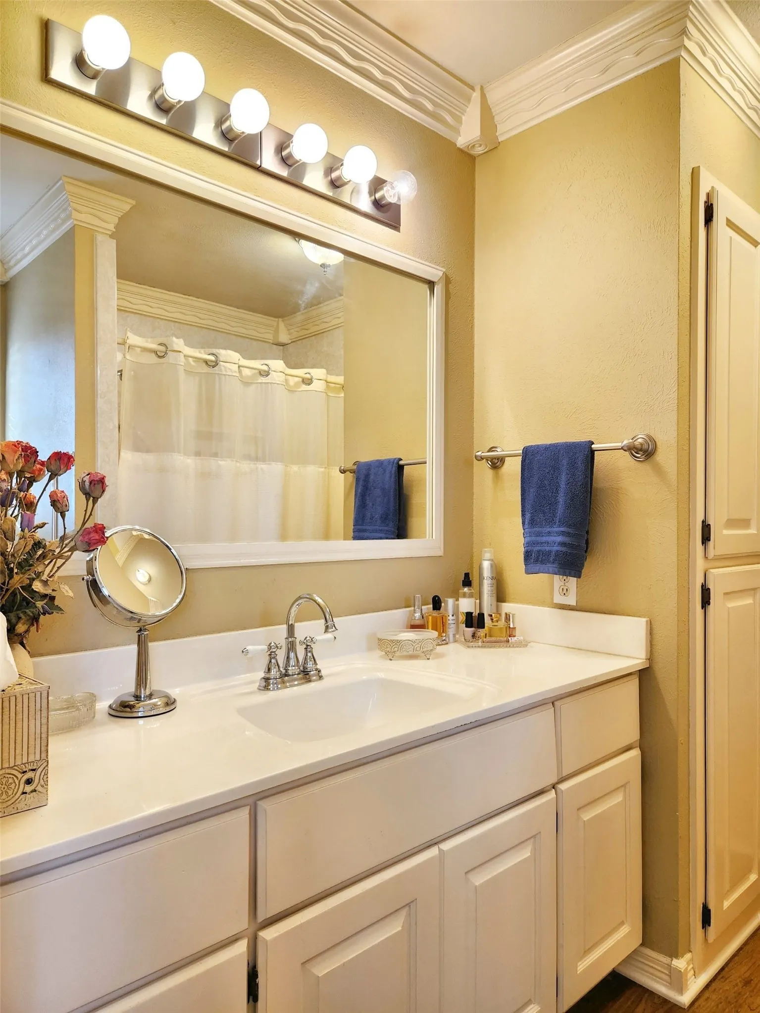 Single Family Residence For Sale in Cherokee County , 522 Christine Drive, Bullard, Texas 75757, 3 Bedroom, 4 Bathroom, 2 Garage spaces, 2,338 Sqft, built in 1992, Price $475,000, mls#21287778, Real Estate Agent in Bullard, Homes For Sale in Cherokee county, Homes For Sale in Bullard, Realtor in Bullard Texas, Real Estate Brokerage Independent Realty Texas, Luminita Cordes Realtor