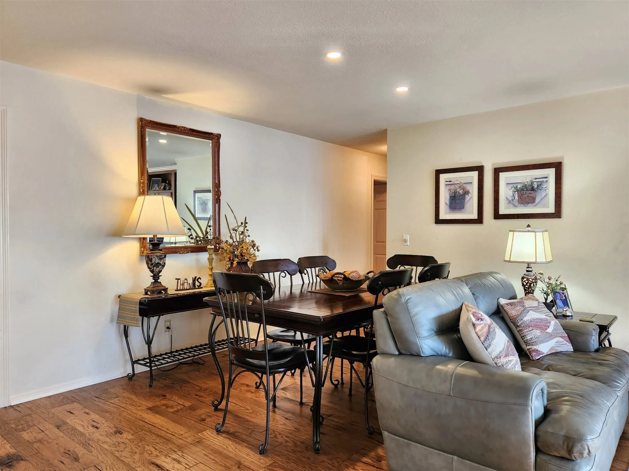 Single Family Residence For Sale in Cherokee County , 522 Christine Drive, Bullard, Texas 75757, 3 Bedroom, 4 Bathroom, 2 Garage spaces, 2,338 Sqft, built in 1992, Price $475,000, mls#21287778, Real Estate Agent in Bullard, Homes For Sale in Cherokee county, Homes For Sale in Bullard, Realtor in Bullard Texas, Real Estate Brokerage Independent Realty Texas, Luminita Cordes Realtor