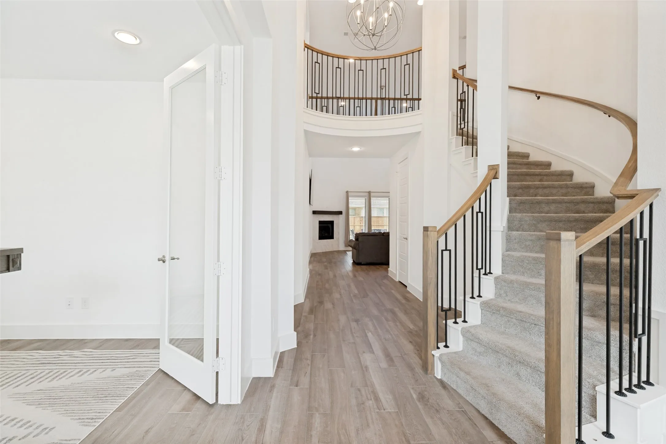 2 story grand entry