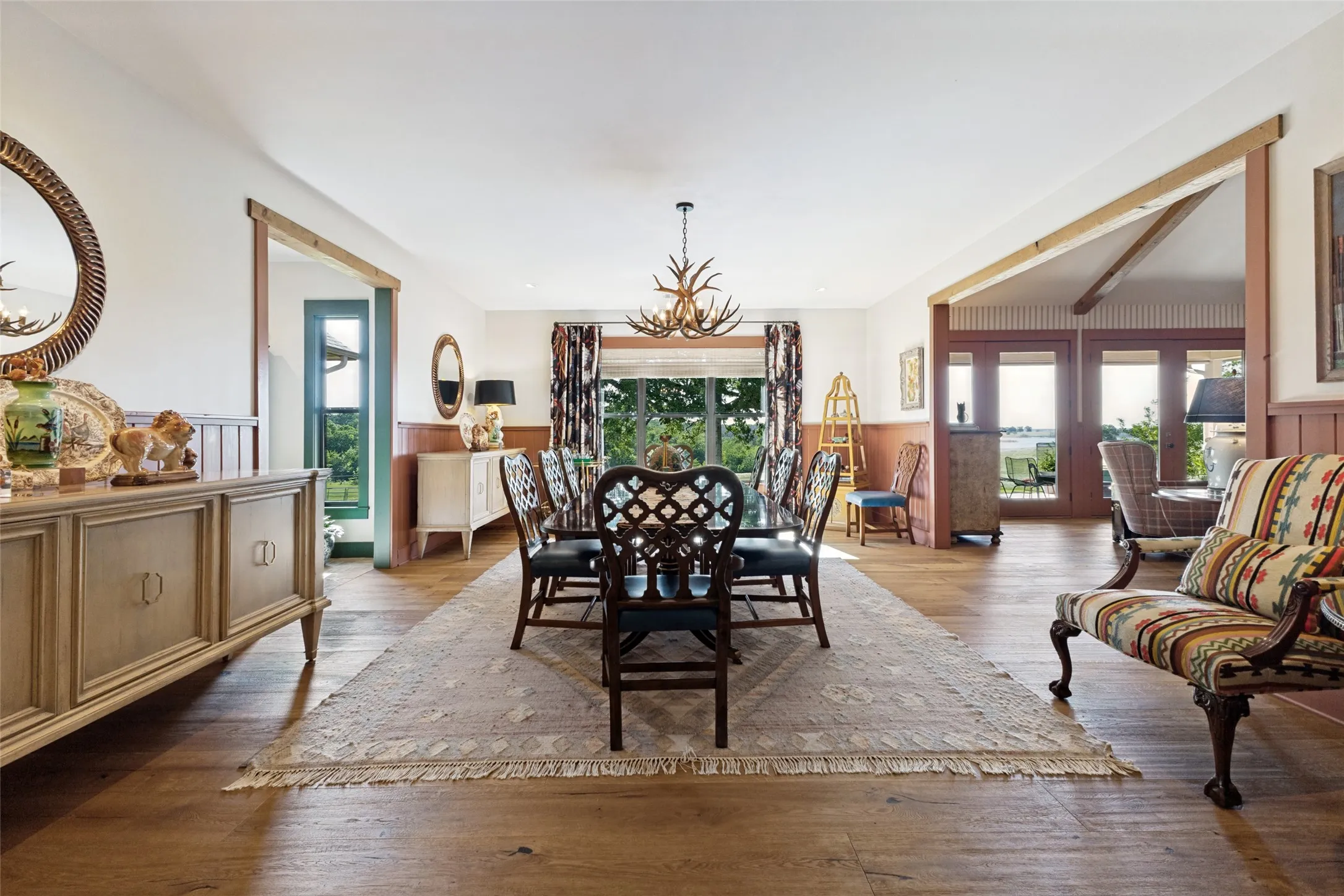 Single Family Residence For Sale in Fannin County , 1955 County Road 2980, Windom, Texas 75492, 2 Bedrooms, 2 Bathrooms, 2 Garage spaces, 3,928 Sqft, built in 2019, Price $4,100,000, mls#21287850, Real Estate Agent in Windom, Homes For Sale in Fannin county, Homes For Sale in Windom, Realtor in Windom Texas, Real Estate Brokerage Independent Realty Texas, Luminita Cordes Realtor