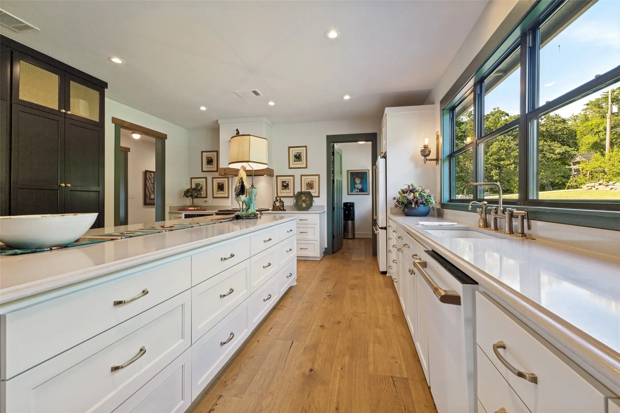 Single Family Residence For Sale in Fannin County , 1955 County Road 2980, Windom, Texas 75492, 2 Bedrooms, 2 Bathrooms, 2 Garage spaces, 3,928 Sqft, built in 2019, Price $4,100,000, mls#21287850, Real Estate Agent in Windom, Homes For Sale in Fannin county, Homes For Sale in Windom, Realtor in Windom Texas, Real Estate Brokerage Independent Realty Texas, Luminita Cordes Realtor