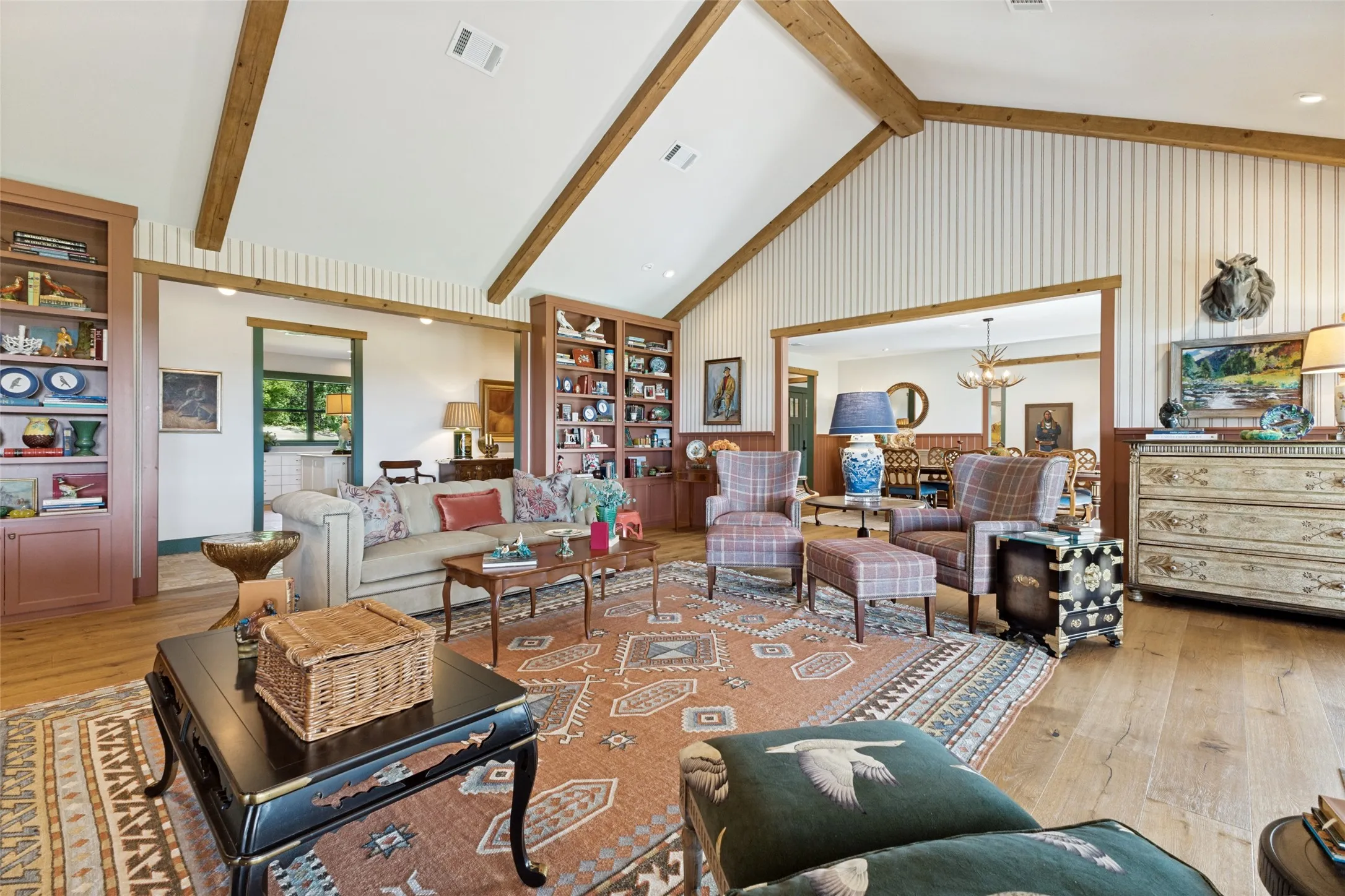 Single Family Residence For Sale in Fannin County , 1955 County Road 2980, Windom, Texas 75492, 2 Bedrooms, 2 Bathrooms, 2 Garage spaces, 3,928 Sqft, built in 2019, Price $4,100,000, mls#21287850, Real Estate Agent in Windom, Homes For Sale in Fannin county, Homes For Sale in Windom, Realtor in Windom Texas, Real Estate Brokerage Independent Realty Texas, Luminita Cordes Realtor
