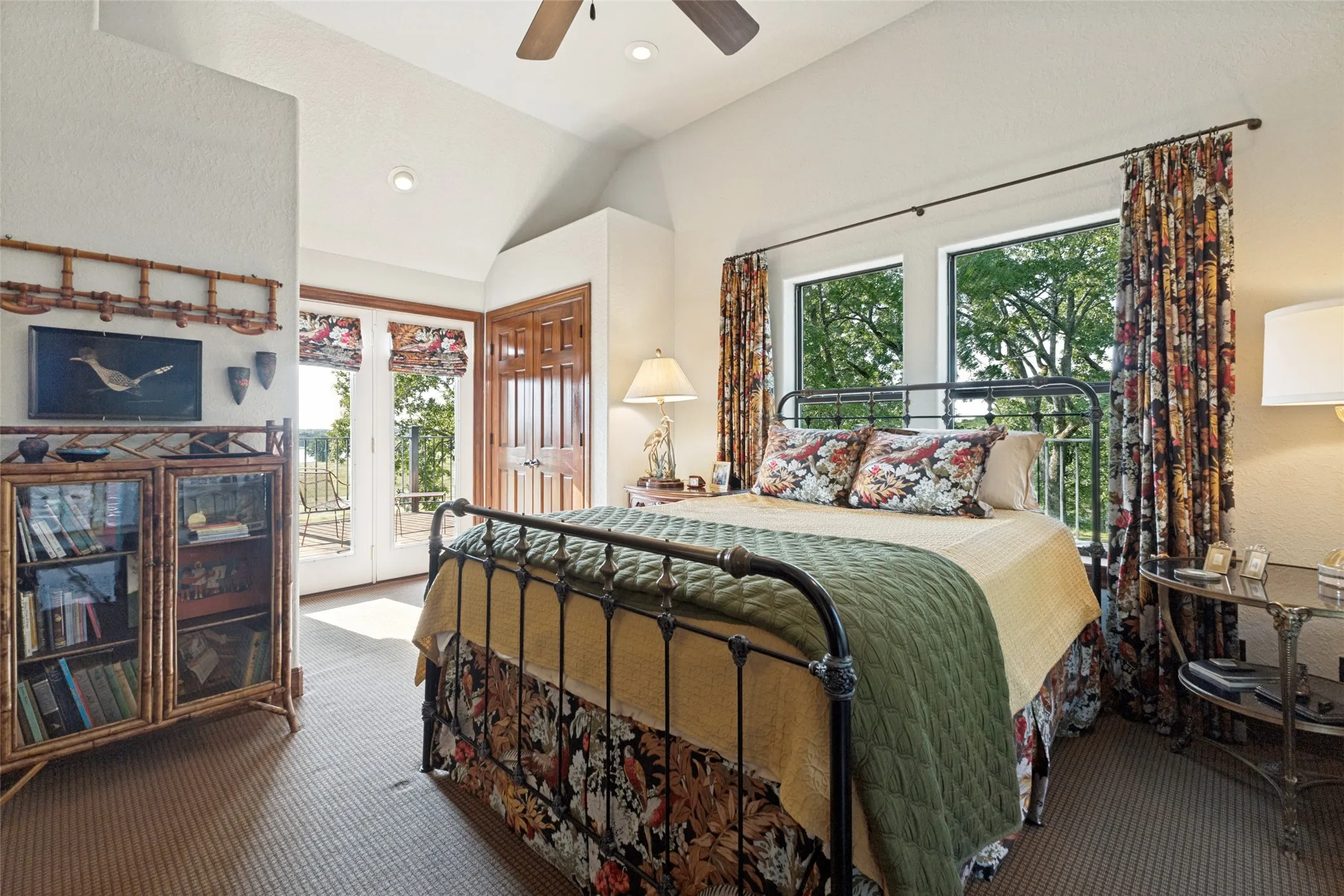 Single Family Residence For Sale in Fannin County , 1955 County Road 2980, Windom, Texas 75492, 2 Bedrooms, 2 Bathrooms, 2 Garage spaces, 3,928 Sqft, built in 2019, Price $4,100,000, mls#21287850, Real Estate Agent in Windom, Homes For Sale in Fannin county, Homes For Sale in Windom, Realtor in Windom Texas, Real Estate Brokerage Independent Realty Texas, Luminita Cordes Realtor