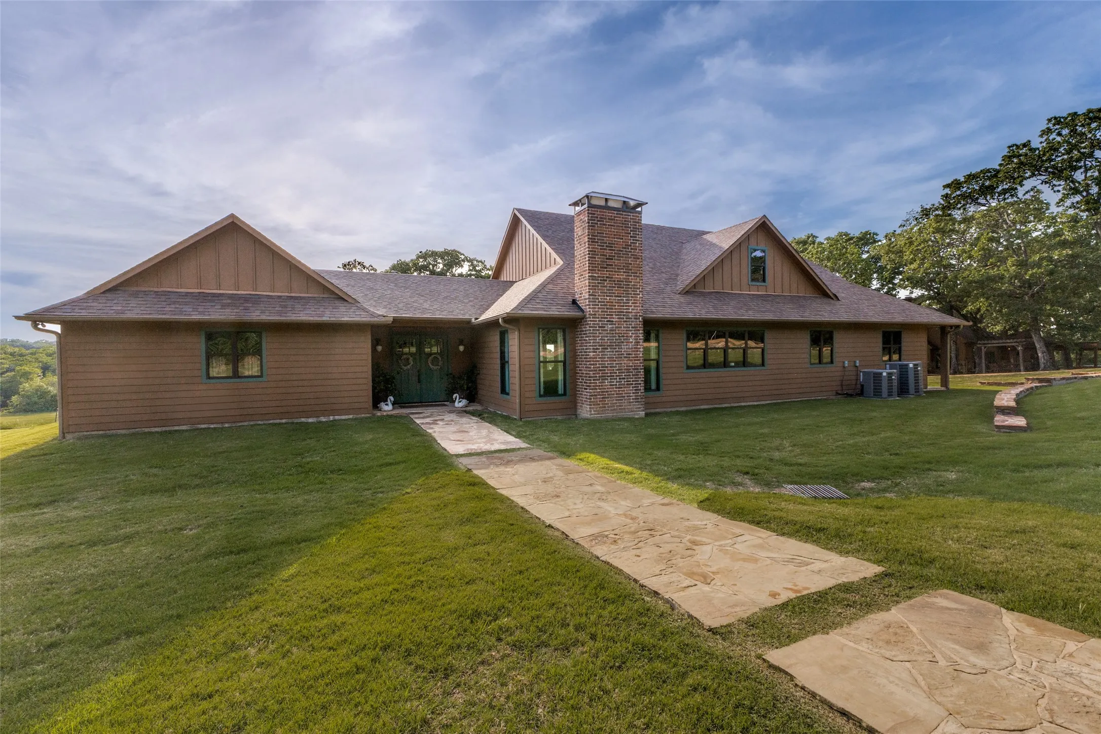 Single Family Residence For Sale in Fannin County , 1955 County Road 2980, Windom, Texas 75492, 2 Bedrooms, 2 Bathrooms, 2 Garage spaces, 3,928 Sqft, built in 2019, Price $4,100,000, mls#21287850, Real Estate Agent in Windom, Homes For Sale in Fannin county, Homes For Sale in Windom, Realtor in Windom Texas, Real Estate Brokerage Independent Realty Texas, Luminita Cordes Realtor