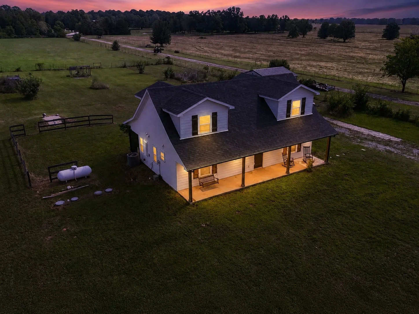 Single Family Residence For Sale in Grayson County , 4221 Fm-120 E, Denison, Texas 75020, 3 Bedroom, 3 Bathroom, Garage spaces, 1,722 Sqft, built in 2018, mls#21281401, Real Estate Agent in Denison, Homes For Sale in Grayson county, Homes For Sale in Denison, Realtor in Denison Texas, Real Estate Brokerage Independent Realty Texas, Luminita Cordes Realtor