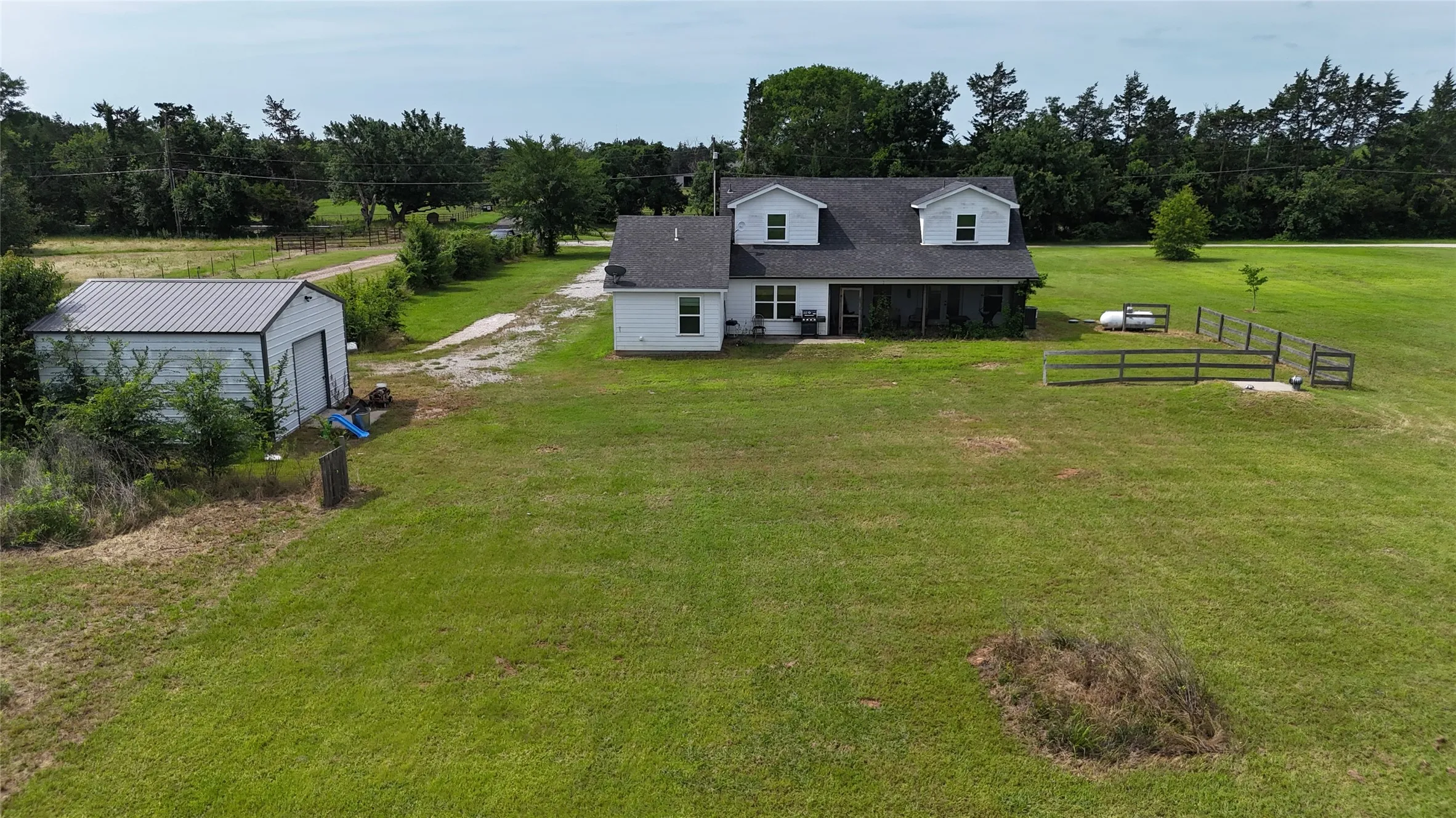 Single Family Residence For Sale in Grayson County , 4221 Fm-120 E, Denison, Texas 75020, 3 Bedroom, 3 Bathroom, Garage spaces, 1,722 Sqft, built in 2018, mls#21281401, Real Estate Agent in Denison, Homes For Sale in Grayson county, Homes For Sale in Denison, Realtor in Denison Texas, Real Estate Brokerage Independent Realty Texas, Luminita Cordes Realtor