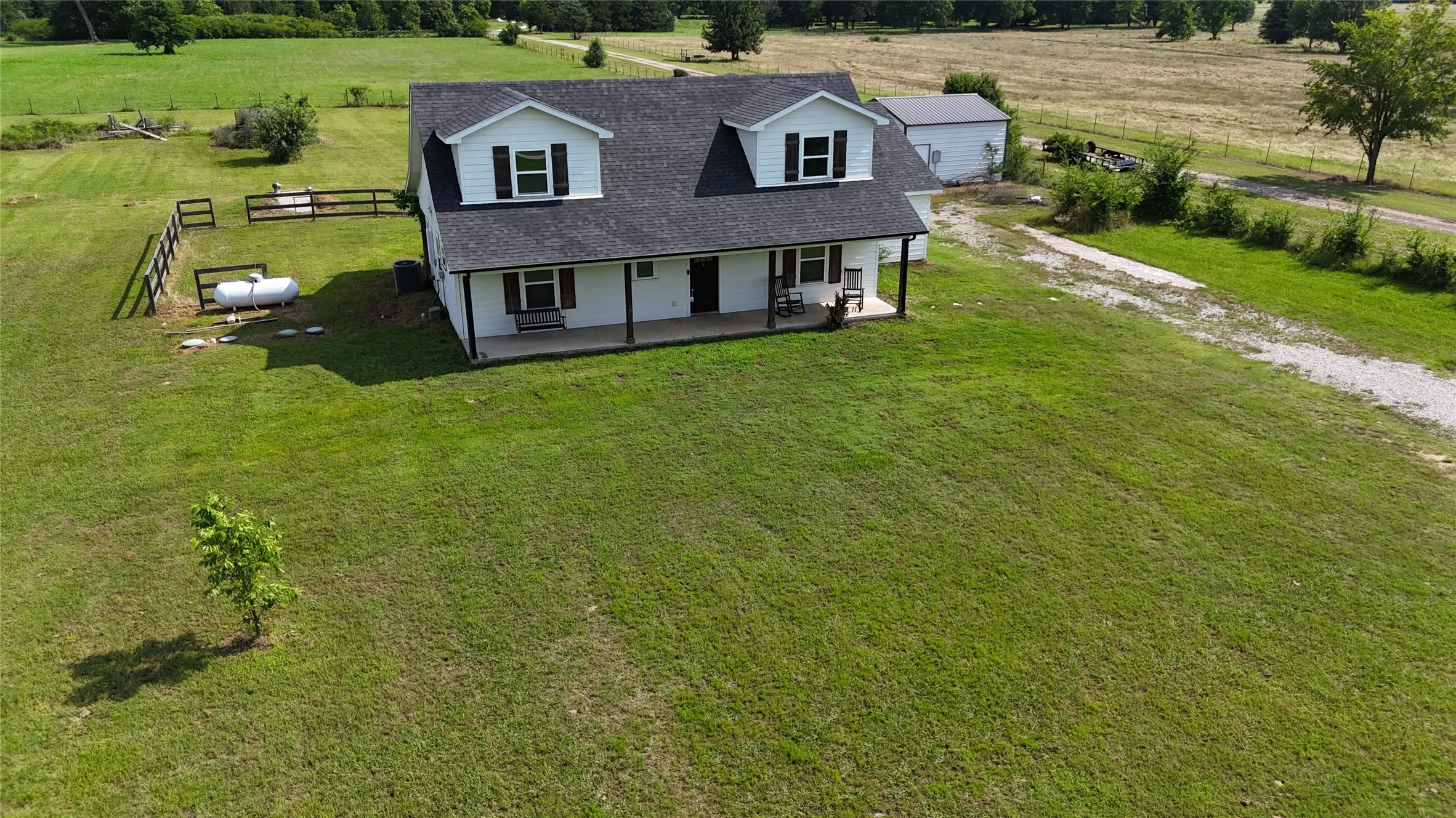 Single Family Residence For Sale in Grayson County , 4221 Fm-120 E, Denison, Texas 75020, 3 Bedroom, 3 Bathroom, Garage spaces, 1,722 Sqft, built in 2018, mls#21281401, Real Estate Agent in Denison, Homes For Sale in Grayson county, Homes For Sale in Denison, Realtor in Denison Texas, Real Estate Brokerage Independent Realty Texas, Luminita Cordes Realtor
