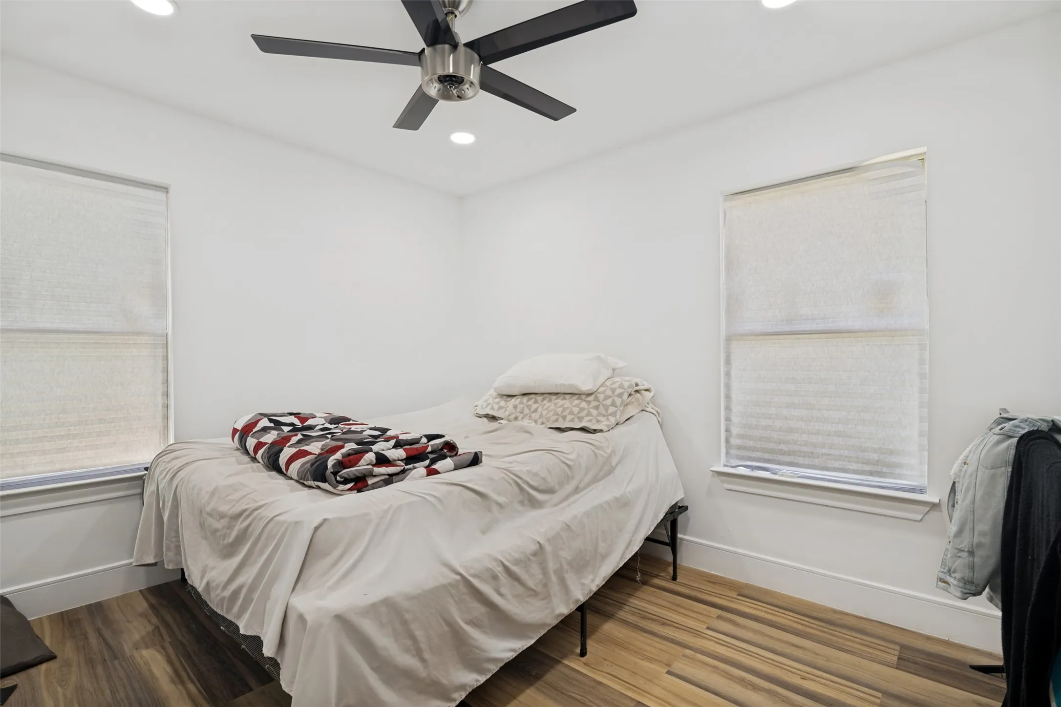 Single Family Residence For Sale in Kaufman County , 13471 County Road 4031, Kemp, Texas 75143, 2 Bedroom, 2 Bathroom, Garage spaces, 1,186 Sqft, built in 1985, Price $250,000, mls#21287404, Real Estate Agent in Kemp, Homes For Sale in Kaufman county, Homes For Sale in Kemp, Realtor in Kemp Texas, Real Estate Brokerage Independent Realty Texas, Luminita Cordes Realtor