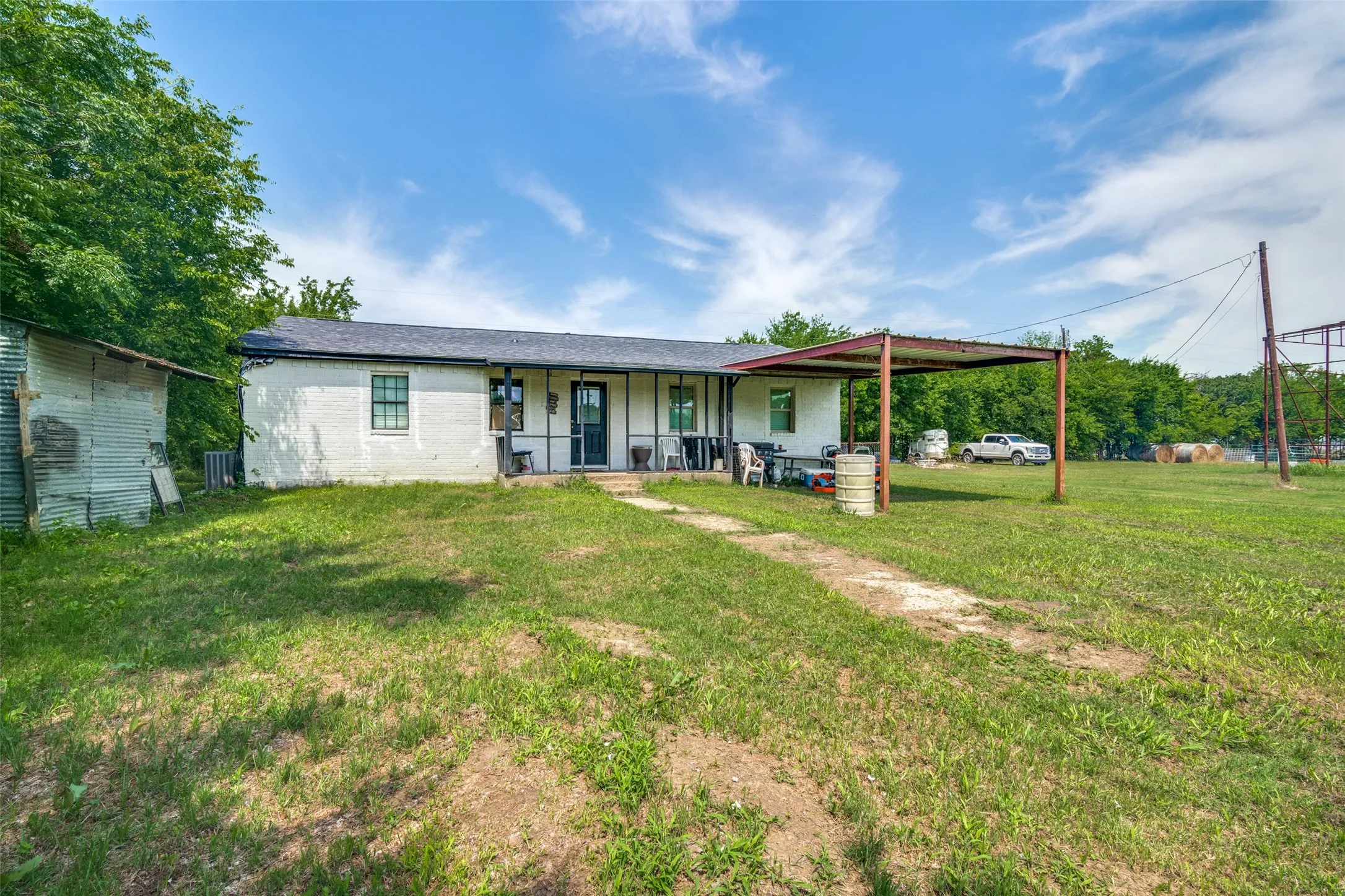 Single Family Residence For Sale in Kaufman County , 13471 County Road 4031, Kemp, Texas 75143, 2 Bedroom, 2 Bathroom, Garage spaces, 1,186 Sqft, built in 1985, Price $250,000, mls#21287404, Real Estate Agent in Kemp, Homes For Sale in Kaufman county, Homes For Sale in Kemp, Realtor in Kemp Texas, Real Estate Brokerage Independent Realty Texas, Luminita Cordes Realtor
