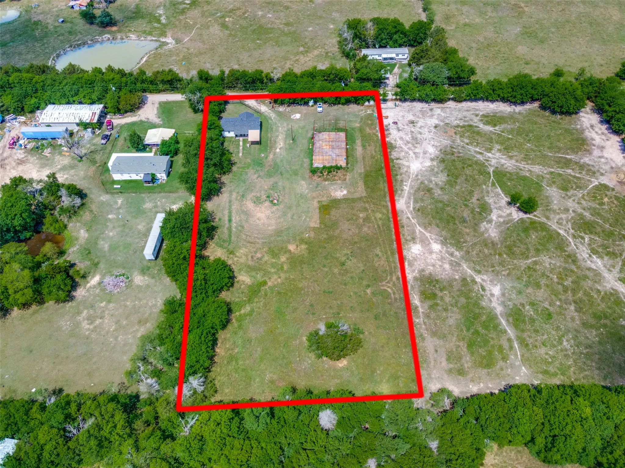 Single Family Residence For Sale in Kaufman County , 13471 County Road 4031, Kemp, Texas 75143, 2 Bedroom, 2 Bathroom, Garage spaces, 1,186 Sqft, built in 1985, Price $250,000, mls#21287404, Real Estate Agent in Kemp, Homes For Sale in Kaufman county, Homes For Sale in Kemp, Realtor in Kemp Texas, Real Estate Brokerage Independent Realty Texas, Luminita Cordes Realtor