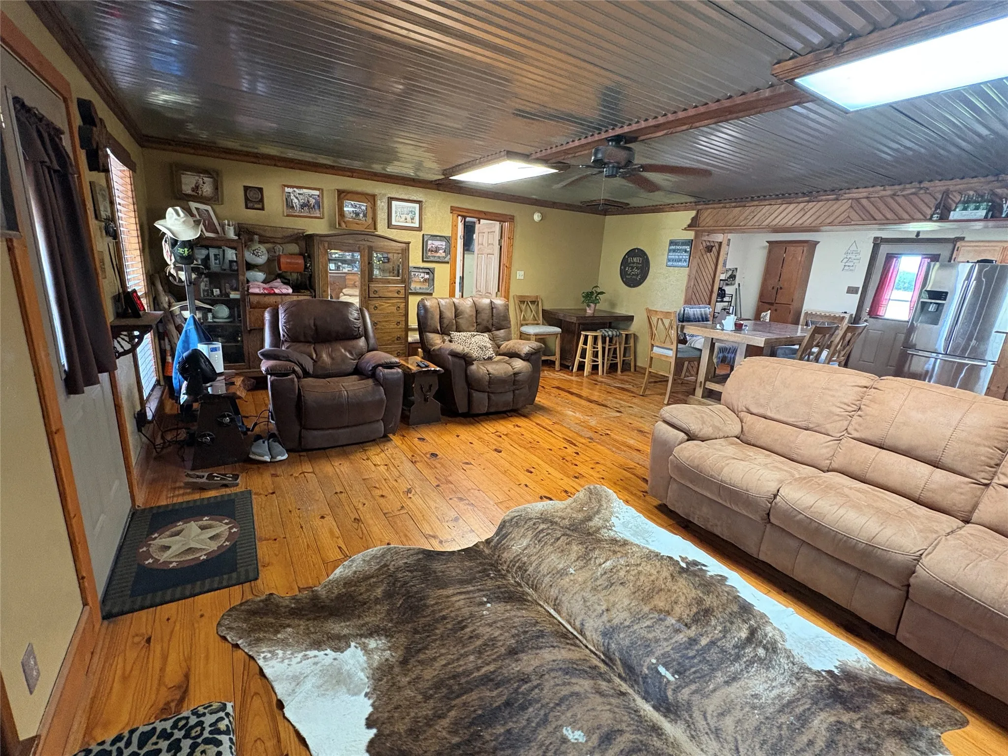 Farm For Sale in Collin County , 15901 County Road 1030, Blue Ridge, Texas 75424, 3 Bedroom, 2 Bathroom, 2 Garage spaces, 1,770 Sqft, built in 1994, mls#21287746, Real Estate Agent in Blue Ridge, Homes For Sale in Collin county, Homes For Sale in Blue Ridge, Realtor in Blue Ridge Texas, Real Estate Brokerage Independent Realty Texas, Luminita Cordes Realtor