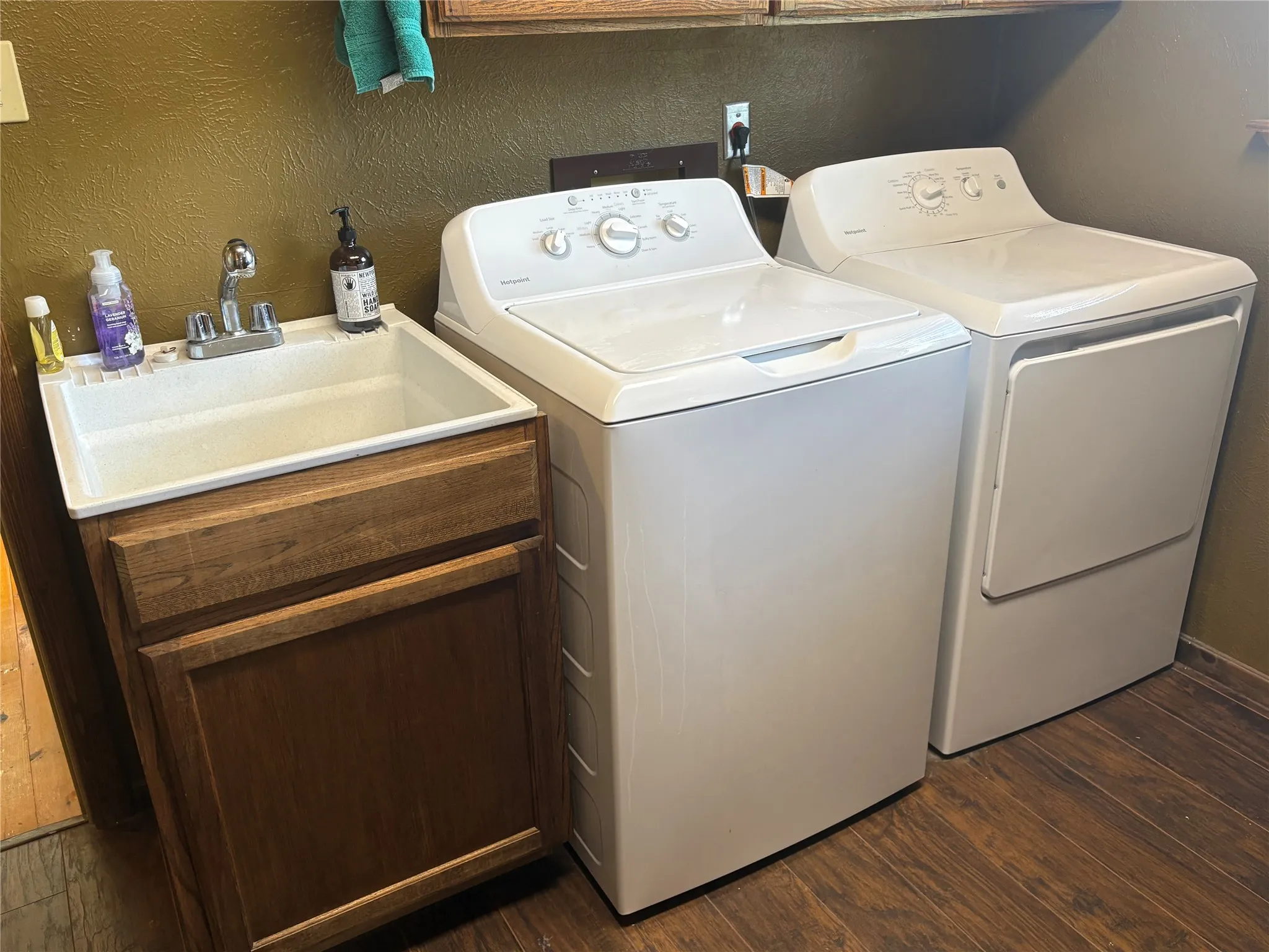 Farm For Sale in Collin County , 15901 County Road 1030, Blue Ridge, Texas 75424, 3 Bedroom, 2 Bathroom, 2 Garage spaces, 1,770 Sqft, built in 1994, mls#21287746, Real Estate Agent in Blue Ridge, Homes For Sale in Collin county, Homes For Sale in Blue Ridge, Realtor in Blue Ridge Texas, Real Estate Brokerage Independent Realty Texas, Luminita Cordes Realtor