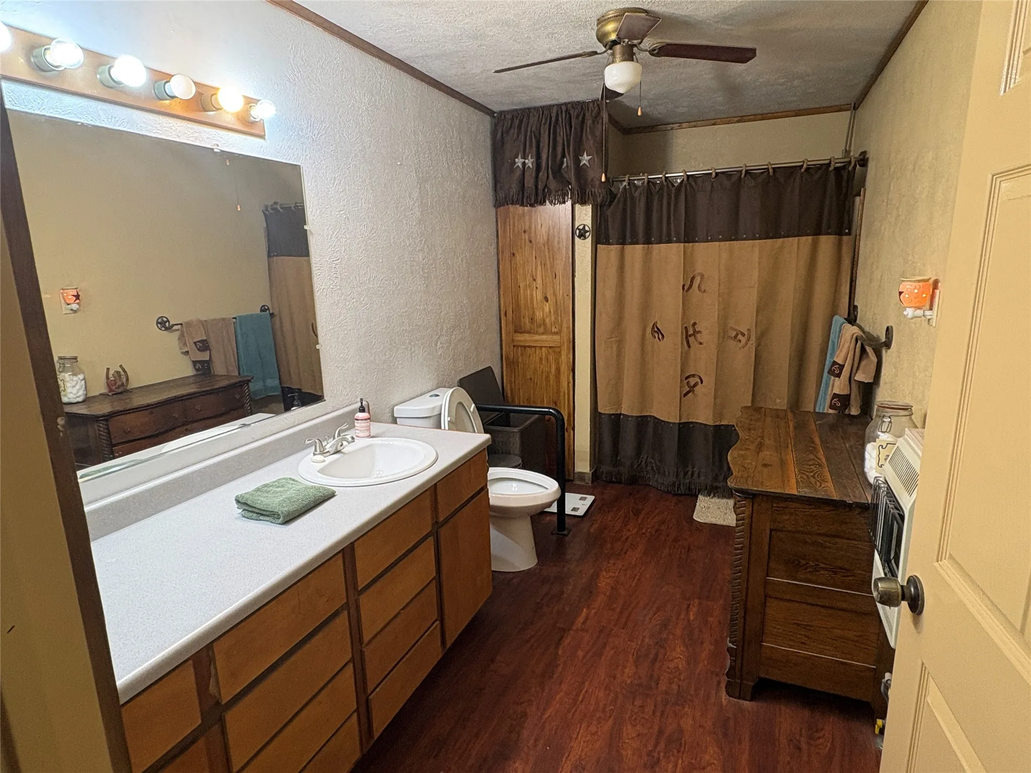 Farm For Sale in Collin County , 15901 County Road 1030, Blue Ridge, Texas 75424, 3 Bedroom, 2 Bathroom, 2 Garage spaces, 1,770 Sqft, built in 1994, mls#21287746, Real Estate Agent in Blue Ridge, Homes For Sale in Collin county, Homes For Sale in Blue Ridge, Realtor in Blue Ridge Texas, Real Estate Brokerage Independent Realty Texas, Luminita Cordes Realtor