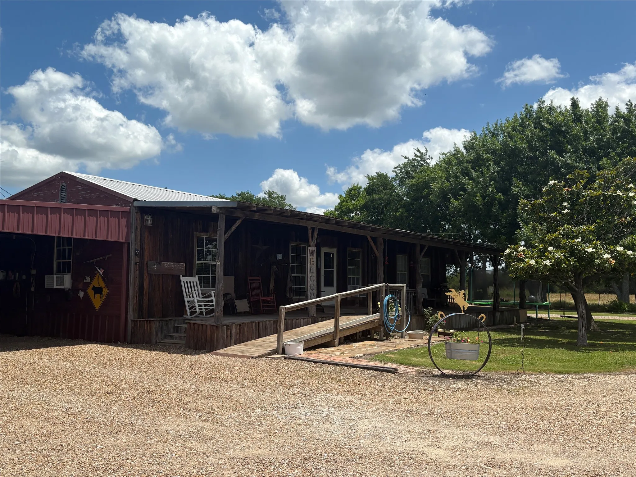 Farm For Sale in Collin County , 15901 County Road 1030, Blue Ridge, Texas 75424, 3 Bedroom, 2 Bathroom, 2 Garage spaces, 1,770 Sqft, built in 1994, mls#21287746, Real Estate Agent in Blue Ridge, Homes For Sale in Collin county, Homes For Sale in Blue Ridge, Realtor in Blue Ridge Texas, Real Estate Brokerage Independent Realty Texas, Luminita Cordes Realtor
