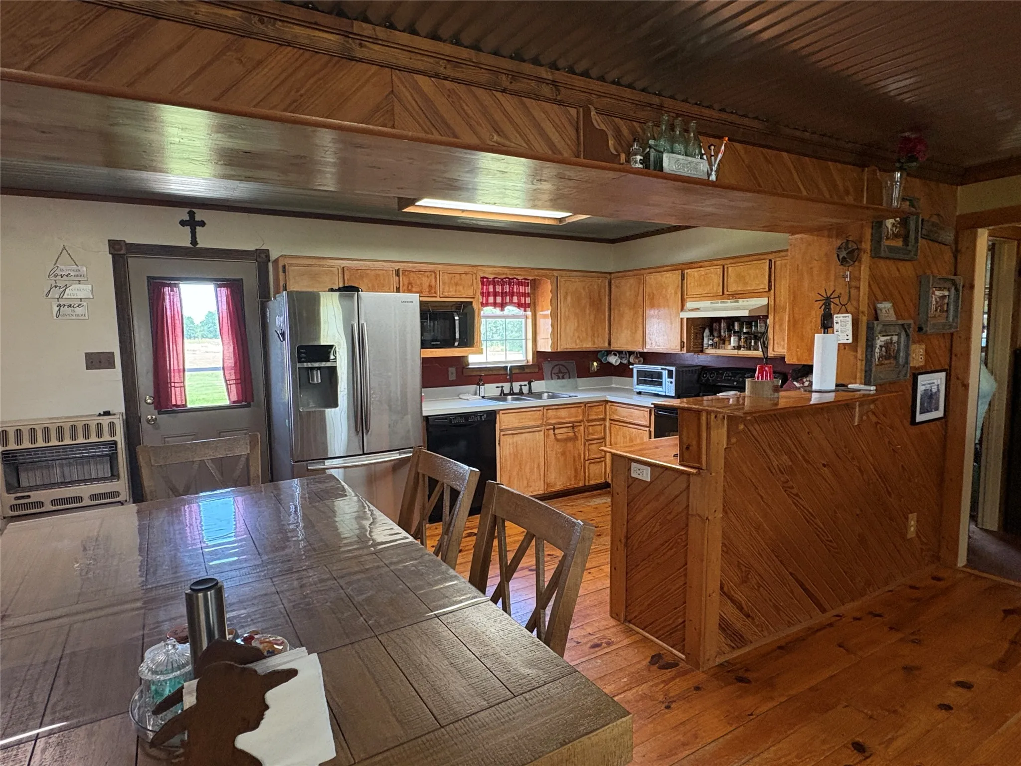 Farm For Sale in Collin County , 15901 County Road 1030, Blue Ridge, Texas 75424, 3 Bedroom, 2 Bathroom, 2 Garage spaces, 1,770 Sqft, built in 1994, mls#21287746, Real Estate Agent in Blue Ridge, Homes For Sale in Collin county, Homes For Sale in Blue Ridge, Realtor in Blue Ridge Texas, Real Estate Brokerage Independent Realty Texas, Luminita Cordes Realtor