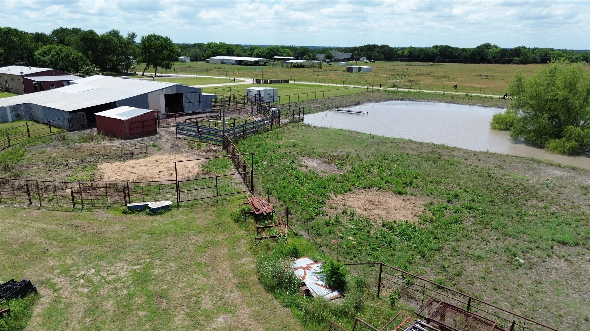 Farm For Sale in Collin County , 15901 County Road 1030, Blue Ridge, Texas 75424, 3 Bedroom, 2 Bathroom, 2 Garage spaces, 1,770 Sqft, built in 1994, mls#21287746, Real Estate Agent in Blue Ridge, Homes For Sale in Collin county, Homes For Sale in Blue Ridge, Realtor in Blue Ridge Texas, Real Estate Brokerage Independent Realty Texas, Luminita Cordes Realtor