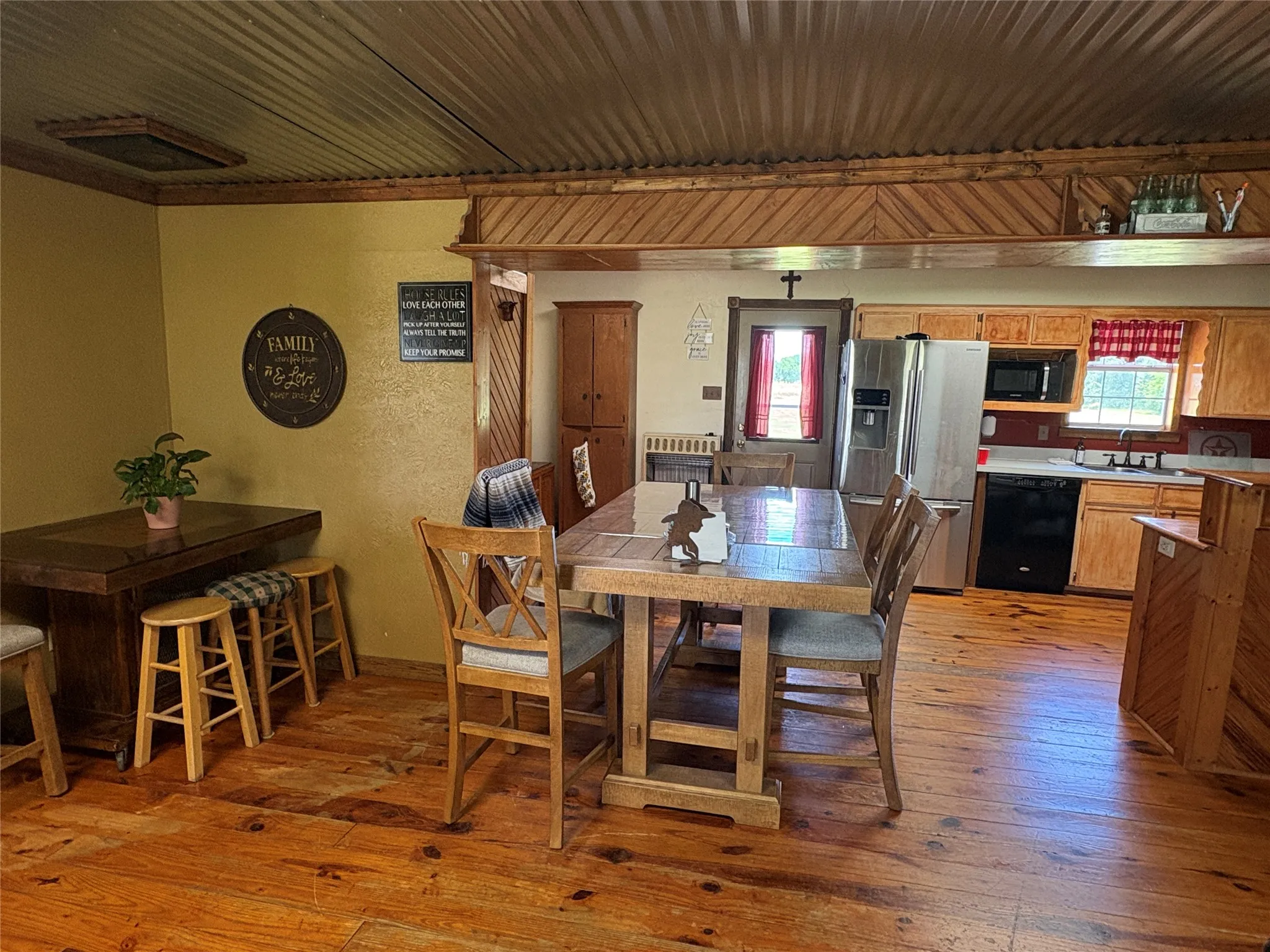 Farm For Sale in Collin County , 15901 County Road 1030, Blue Ridge, Texas 75424, 3 Bedroom, 2 Bathroom, 2 Garage spaces, 1,770 Sqft, built in 1994, mls#21287746, Real Estate Agent in Blue Ridge, Homes For Sale in Collin county, Homes For Sale in Blue Ridge, Realtor in Blue Ridge Texas, Real Estate Brokerage Independent Realty Texas, Luminita Cordes Realtor