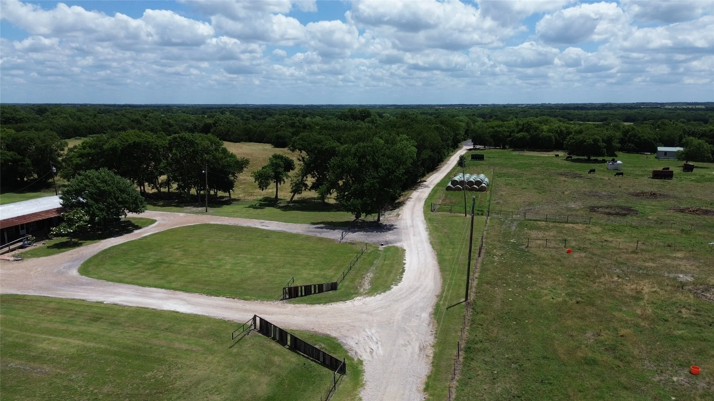 Farm For Sale in Collin County , 15901 County Road 1030, Blue Ridge, Texas 75424, 3 Bedroom, 2 Bathroom, 2 Garage spaces, 1,770 Sqft, built in 1994, mls#21287746, Real Estate Agent in Blue Ridge, Homes For Sale in Collin county, Homes For Sale in Blue Ridge, Realtor in Blue Ridge Texas, Real Estate Brokerage Independent Realty Texas, Luminita Cordes Realtor