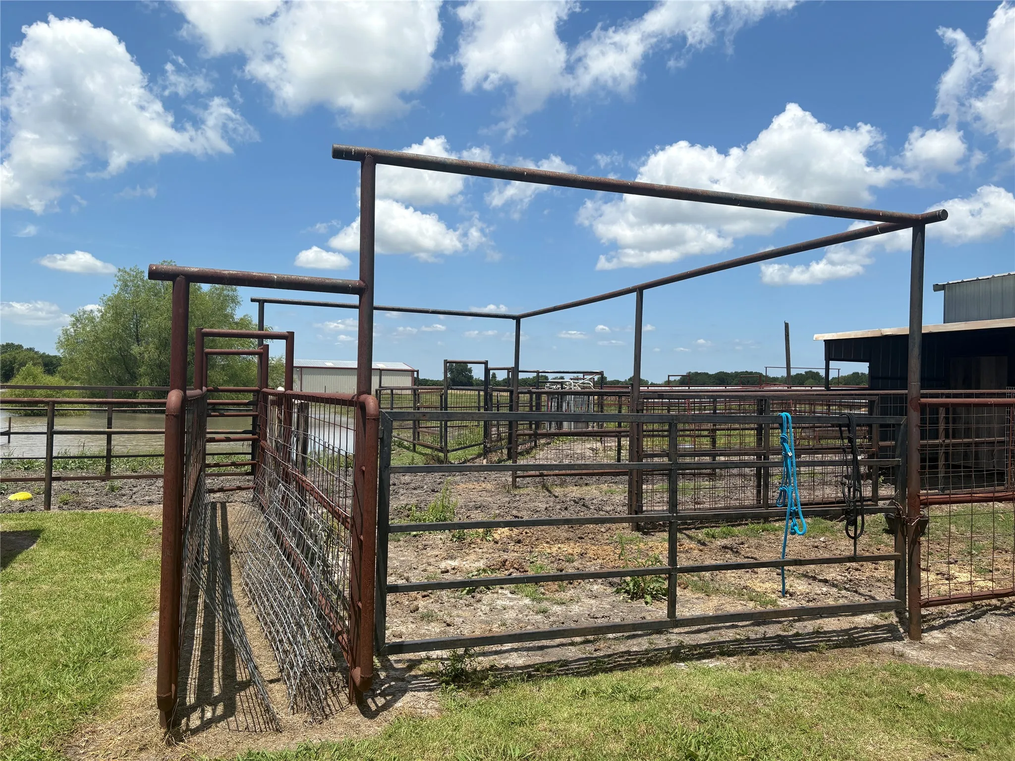 Farm For Sale in Collin County , 15901 County Road 1030, Blue Ridge, Texas 75424, 3 Bedroom, 2 Bathroom, 2 Garage spaces, 1,770 Sqft, built in 1994, mls#21287746, Real Estate Agent in Blue Ridge, Homes For Sale in Collin county, Homes For Sale in Blue Ridge, Realtor in Blue Ridge Texas, Real Estate Brokerage Independent Realty Texas, Luminita Cordes Realtor