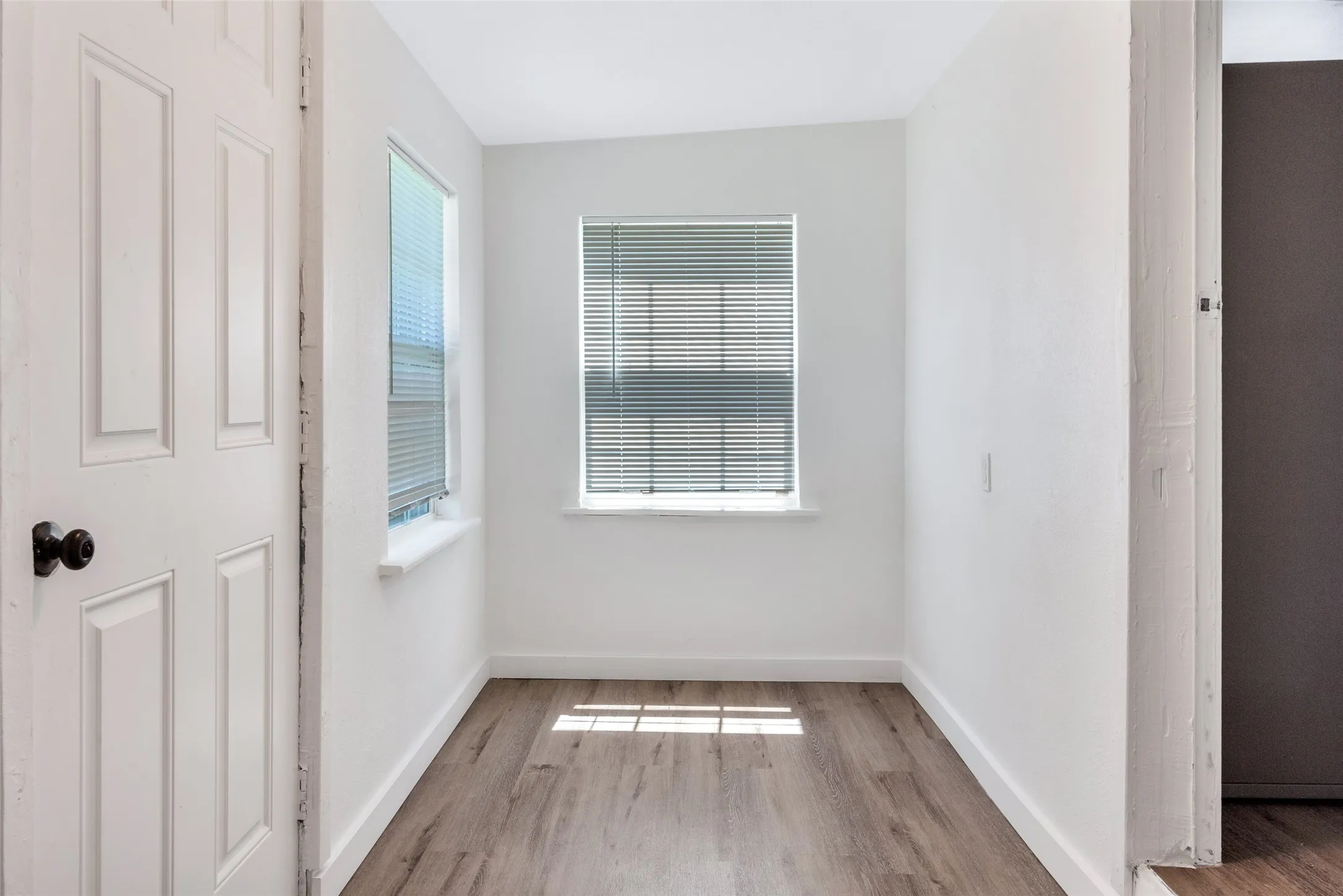 Duplex For Sale in Kaufman County , 107 E 11th, Kemp, Texas 75143, 4 Bedroom, 2 Bathroom, Garage spaces, 1,420 Sqft, built in 1900, mls#21259445, Real Estate Agent in Kemp, Homes For Sale in Kaufman county, Homes For Sale in Kemp, Realtor in Kemp Texas, Real Estate Brokerage Independent Realty Texas, Luminita Cordes Realtor