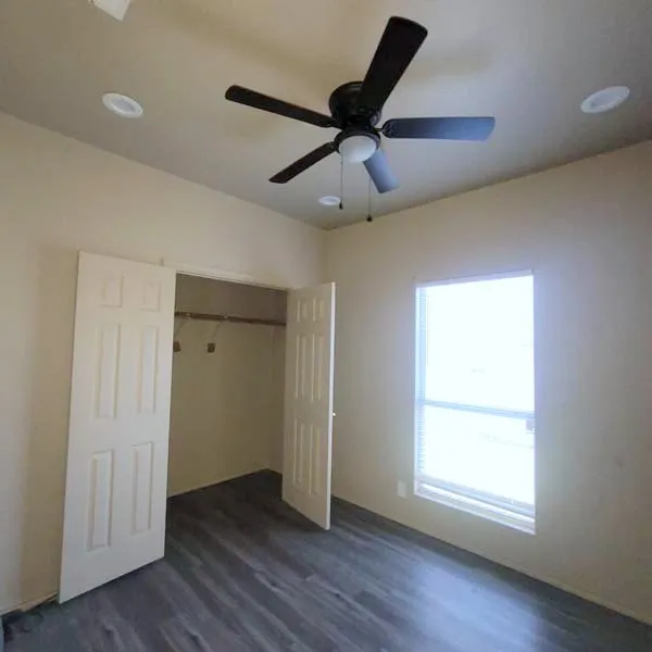 Single Family Residence For Rent in Ellis County , 710 W Waco Street, Ennis, Texas 75119, 3 Bedroom, 2 Bathroom, 1 Garage spaces, 1,092 Sqft, built in 2003, mls#21287884, Real Estate Agent in Ennis, Homes For Rent in Ellis county, Homes For Rent in Ennis, Realtor in Ennis Texas, Real Estate Brokerage Independent Realty Texas, Luminita Cordes Realtor