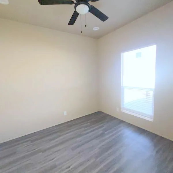 Single Family Residence For Rent in Ellis County , 710 W Waco Street, Ennis, Texas 75119, 3 Bedroom, 2 Bathroom, 1 Garage spaces, 1,092 Sqft, built in 2003, mls#21287884, Real Estate Agent in Ennis, Homes For Rent in Ellis county, Homes For Rent in Ennis, Realtor in Ennis Texas, Real Estate Brokerage Independent Realty Texas, Luminita Cordes Realtor