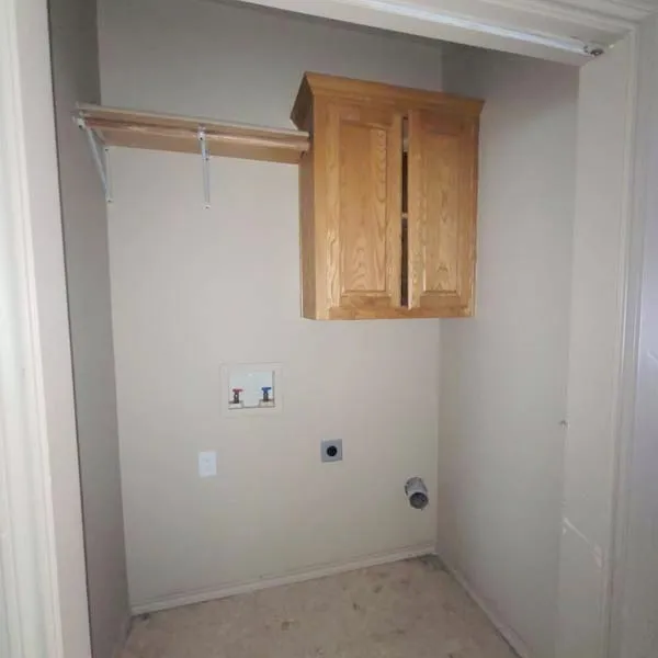 Single Family Residence For Rent in Ellis County , 710 W Waco Street, Ennis, Texas 75119, 3 Bedroom, 2 Bathroom, 1 Garage spaces, 1,092 Sqft, built in 2003, mls#21287884, Real Estate Agent in Ennis, Homes For Rent in Ellis county, Homes For Rent in Ennis, Realtor in Ennis Texas, Real Estate Brokerage Independent Realty Texas, Luminita Cordes Realtor