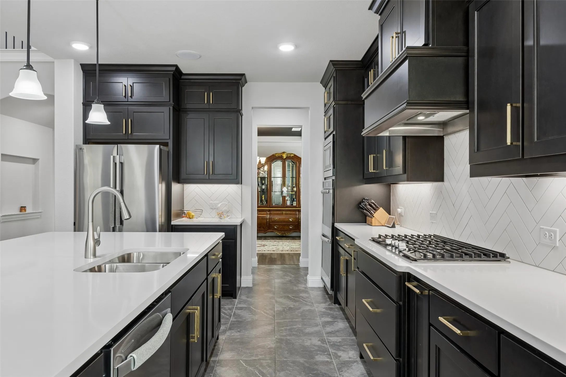 Single Family Residence For Sale in Johnson County , 1800 Tall Grass Court, Mansfield, Texas 76063, 6 Bedrooms, 5 Bathrooms, 3 Garage spaces, 4,421 Sqft, built in 2023, Price $867,000, mls#21277048, Real Estate Agent in Mansfield, Homes For Sale in Johnson county, Homes For Sale in Mansfield, Realtor in Mansfield Texas, Real Estate Brokerage Independent Realty Texas, Luminita Cordes Realtor