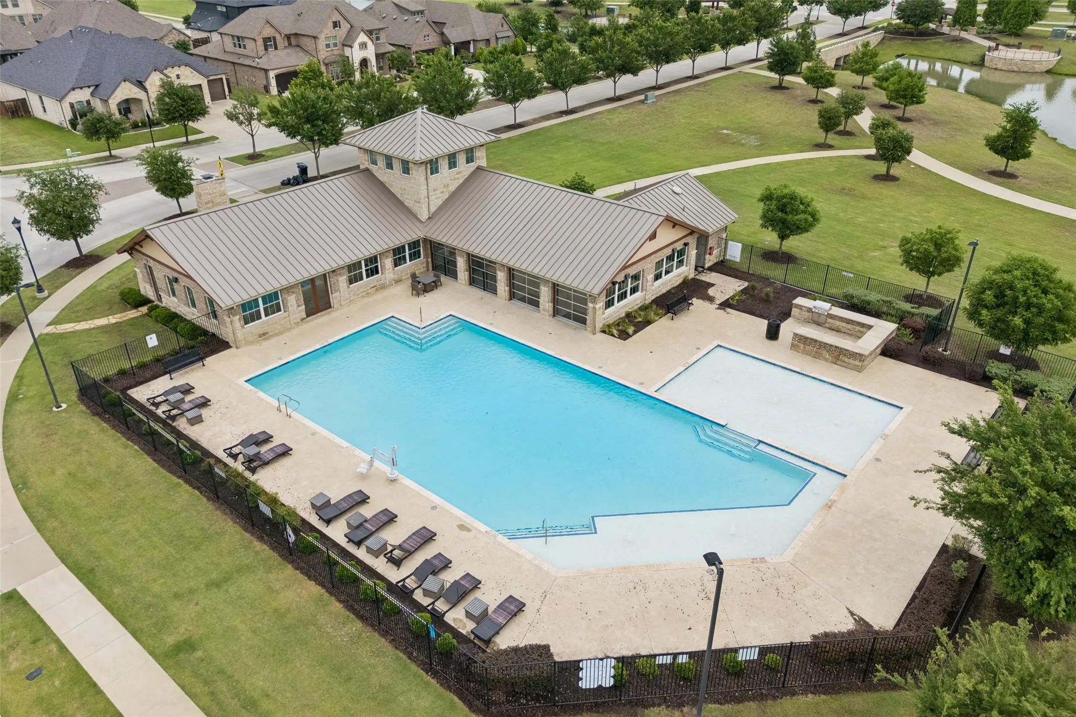Single Family Residence For Sale in Johnson County , 1800 Tall Grass Court, Mansfield, Texas 76063, 6 Bedrooms, 5 Bathrooms, 3 Garage spaces, 4,421 Sqft, built in 2023, Price $867,000, mls#21277048, Real Estate Agent in Mansfield, Homes For Sale in Johnson county, Homes For Sale in Mansfield, Realtor in Mansfield Texas, Real Estate Brokerage Independent Realty Texas, Luminita Cordes Realtor