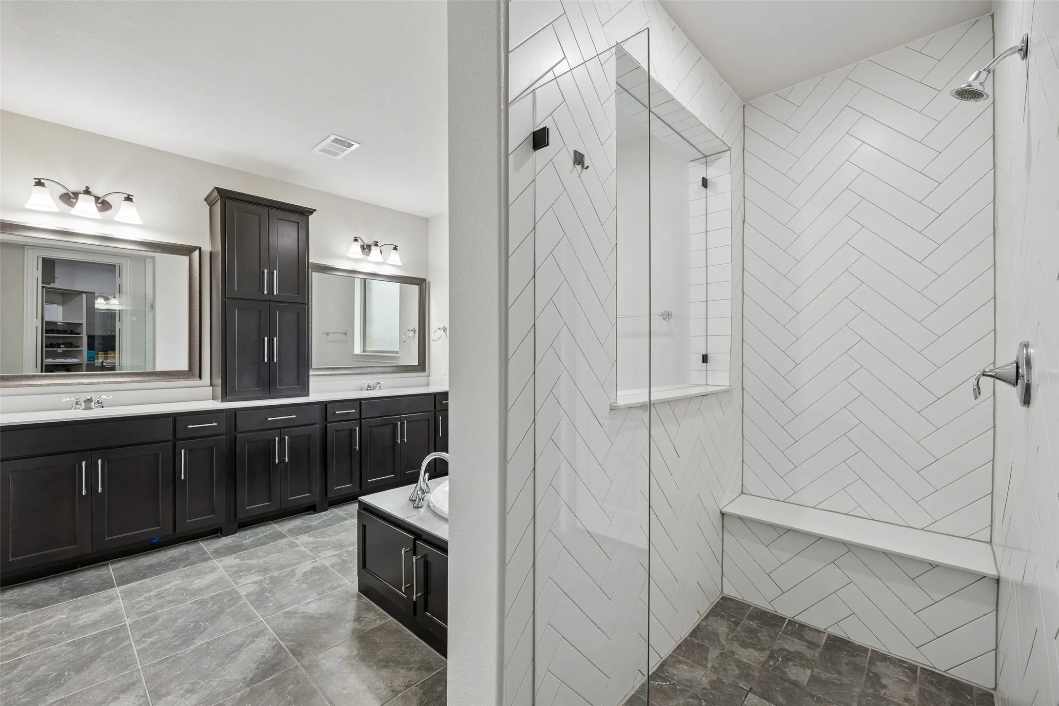 Single Family Residence For Sale in Johnson County , 1800 Tall Grass Court, Mansfield, Texas 76063, 6 Bedrooms, 5 Bathrooms, 3 Garage spaces, 4,421 Sqft, built in 2023, Price $867,000, mls#21277048, Real Estate Agent in Mansfield, Homes For Sale in Johnson county, Homes For Sale in Mansfield, Realtor in Mansfield Texas, Real Estate Brokerage Independent Realty Texas, Luminita Cordes Realtor