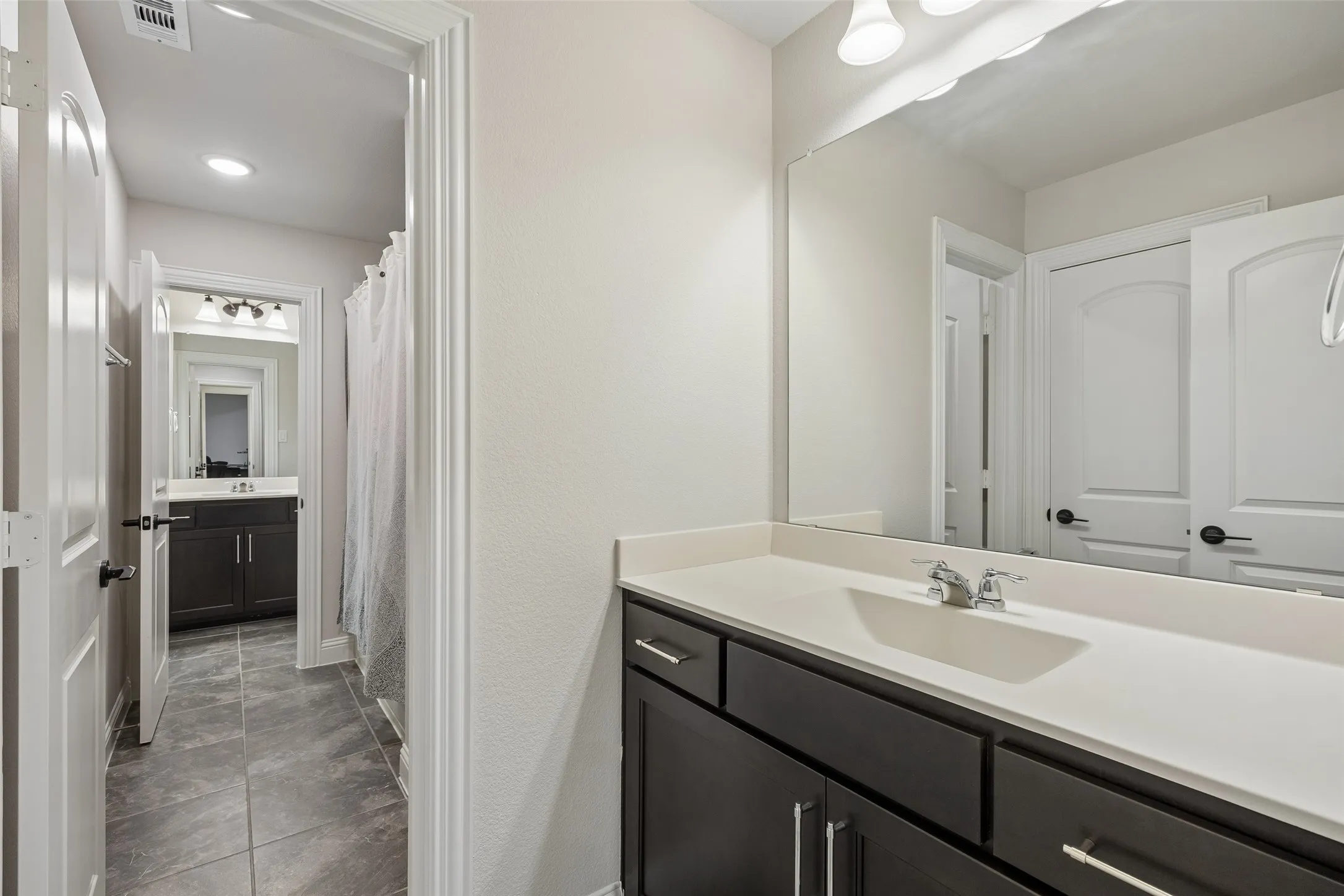 Single Family Residence For Sale in Johnson County , 1800 Tall Grass Court, Mansfield, Texas 76063, 6 Bedrooms, 5 Bathrooms, 3 Garage spaces, 4,421 Sqft, built in 2023, Price $867,000, mls#21277048, Real Estate Agent in Mansfield, Homes For Sale in Johnson county, Homes For Sale in Mansfield, Realtor in Mansfield Texas, Real Estate Brokerage Independent Realty Texas, Luminita Cordes Realtor