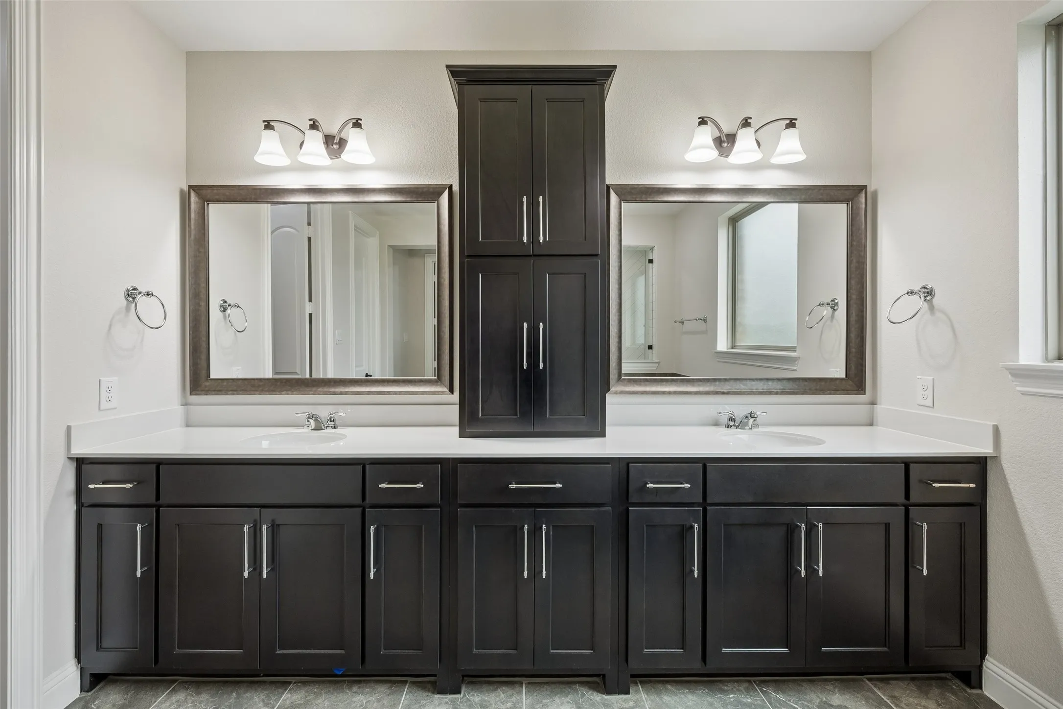 Single Family Residence For Sale in Johnson County , 1800 Tall Grass Court, Mansfield, Texas 76063, 6 Bedrooms, 5 Bathrooms, 3 Garage spaces, 4,421 Sqft, built in 2023, Price $867,000, mls#21277048, Real Estate Agent in Mansfield, Homes For Sale in Johnson county, Homes For Sale in Mansfield, Realtor in Mansfield Texas, Real Estate Brokerage Independent Realty Texas, Luminita Cordes Realtor