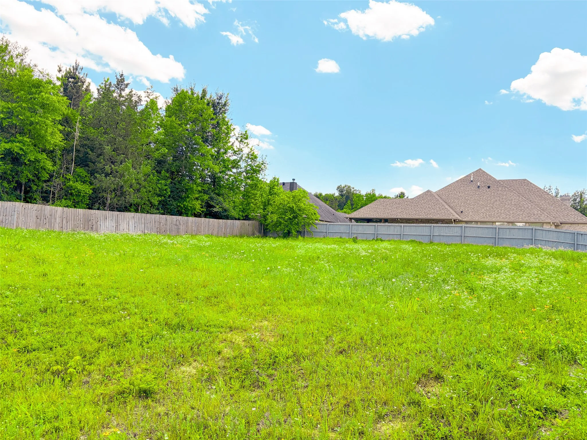 Unimproved Land For Sale in Smith County , 7761 Laurel Springs Lane, Tyler, Texas 75703, 0, 0, Garage spaces, 0 Sqft, built in 0, Price $107,000, mls#21284268, Real Estate Agent in Tyler, Homes For Sale in Smith county, Homes For Sale in Tyler, Realtor in Tyler Texas, Real Estate Brokerage Independent Realty Texas, Luminita Cordes Realtor