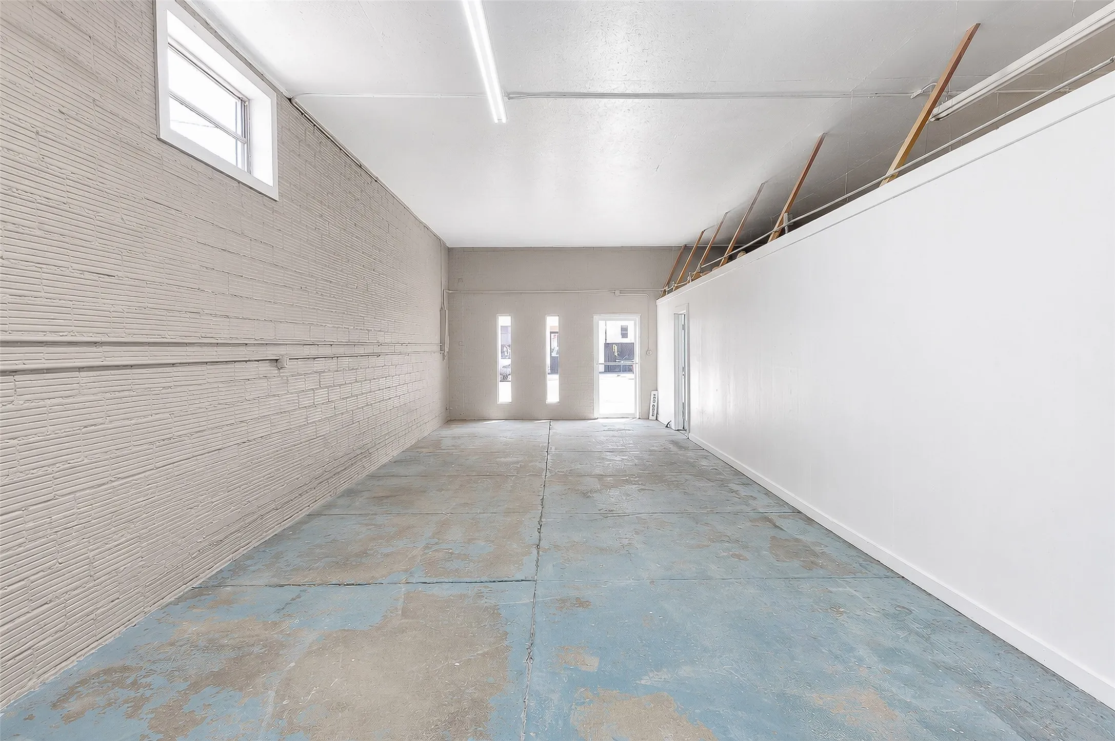 Business For Sale in Henderson County , 409 N Prairieville Street, Athens, Texas 75751, 0, 0, Garage spaces, 0 Sqft, built in 0, Price $199,000, mls#21287896, Real Estate Agent in Athens, Homes For Sale in Henderson county, Homes For Sale in Athens, Realtor in Athens Texas, Real Estate Brokerage Independent Realty Texas, Luminita Cordes Realtor