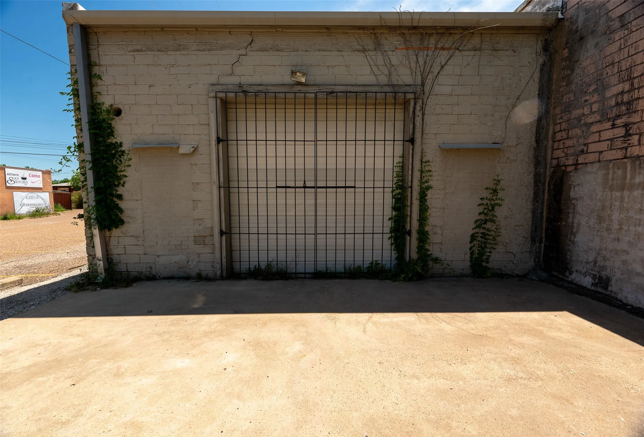 Business For Sale in Henderson County , 409 N Prairieville Street, Athens, Texas 75751, 0, 0, Garage spaces, 0 Sqft, built in 0, Price $199,000, mls#21287896, Real Estate Agent in Athens, Homes For Sale in Henderson county, Homes For Sale in Athens, Realtor in Athens Texas, Real Estate Brokerage Independent Realty Texas, Luminita Cordes Realtor