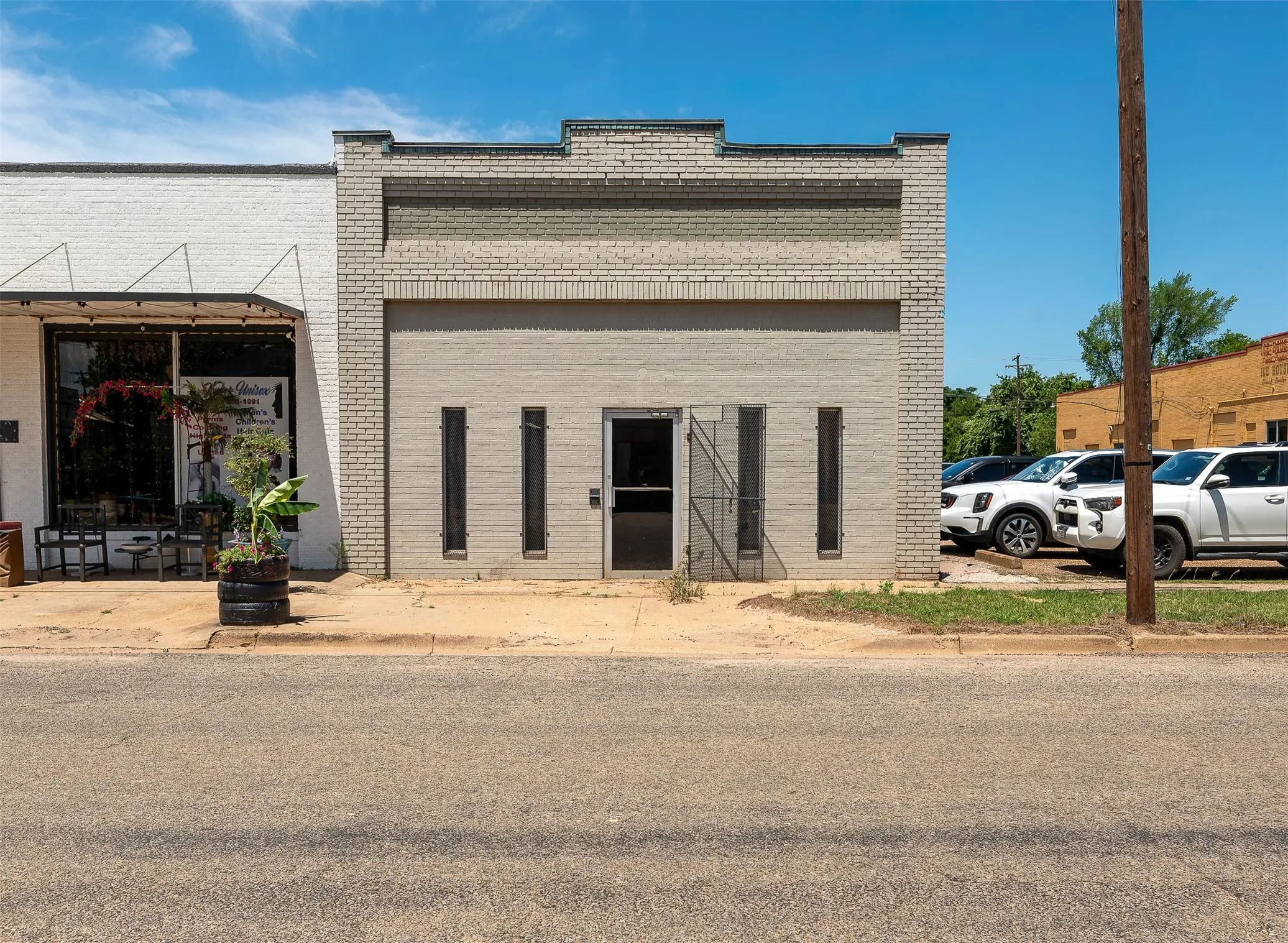 Business For Sale in Henderson County , 409 N Prairieville Street, Athens, Texas 75751, 0, 0, Garage spaces, 0 Sqft, built in 0, Price $199,000, mls#21287896, Real Estate Agent in Athens, Homes For Sale in Henderson county, Homes For Sale in Athens, Realtor in Athens Texas, Real Estate Brokerage Independent Realty Texas, Luminita Cordes Realtor